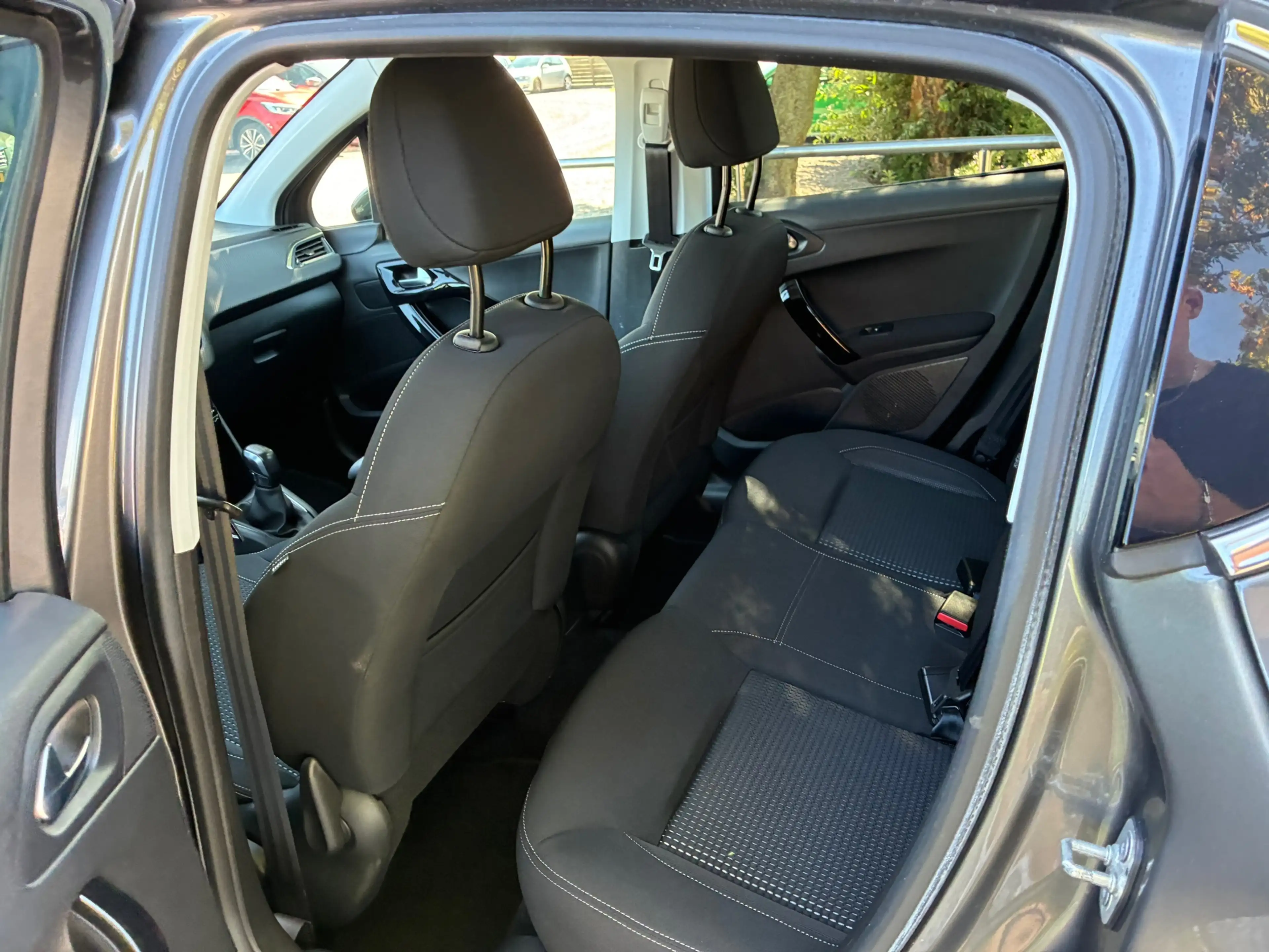 Peugeot 208 1.2 PureTech Allure | DAB + Navi + Clima + Cruise — photo 10
