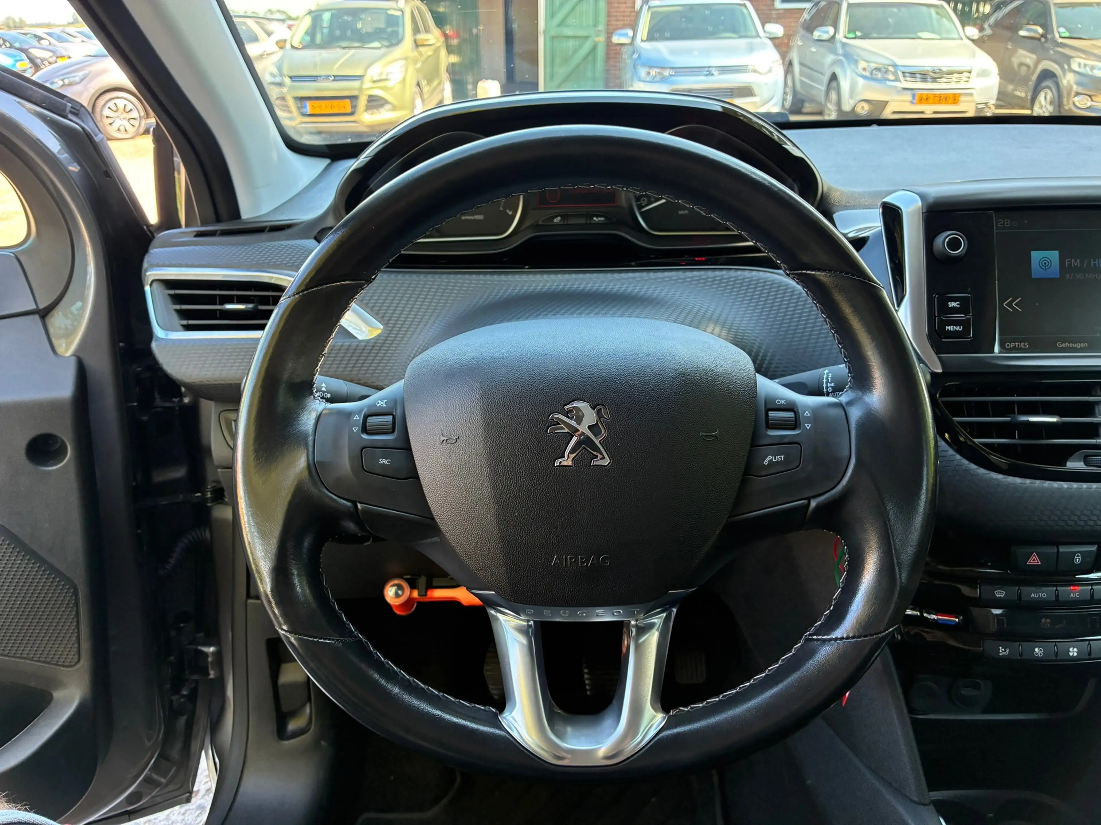 Peugeot 208 1.2 PureTech Allure | DAB + Navi + Clima + Cruise — photo 13