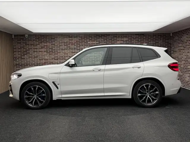BMW X3 view 4