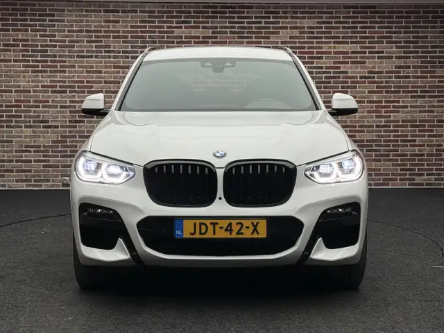 BMW X3 view 6