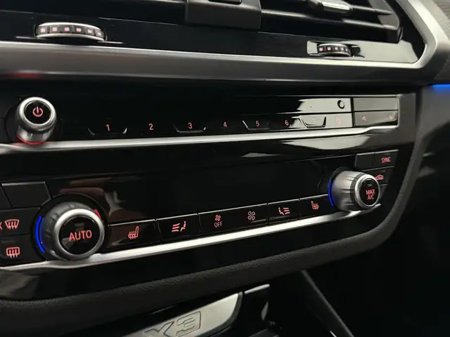 BMW X3 view 13