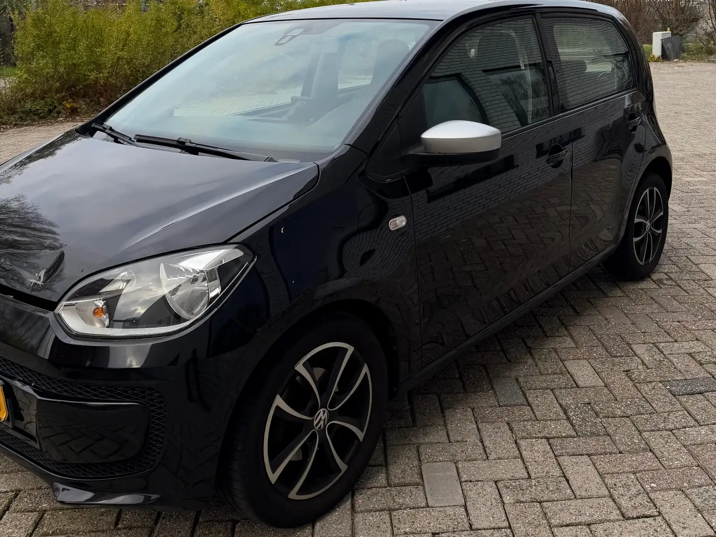 Volkswagen up! up! 1.0 move BlueM. Zwart - 2
