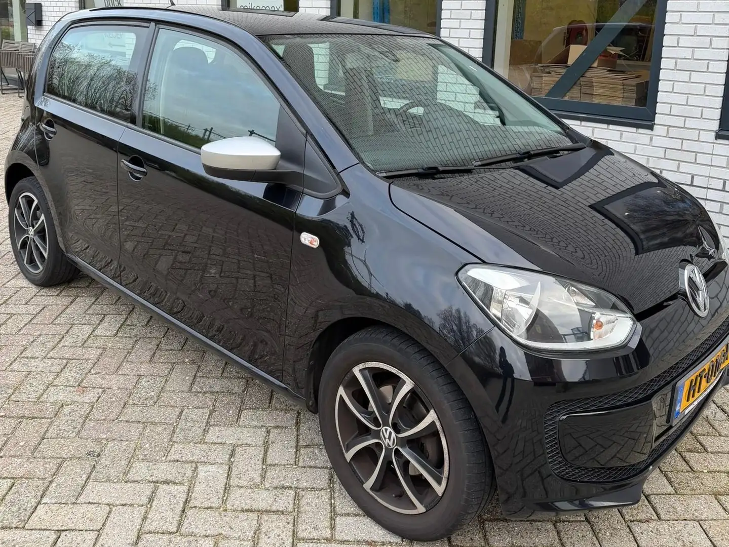 Volkswagen up! up! 1.0 move BlueM. Zwart - 1