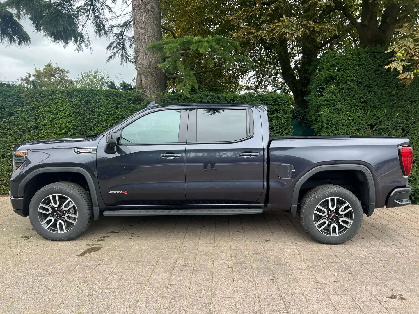 GMC Sierra 1500 AT 4 V8 €78.900 ,- excl btw Zwart - 2