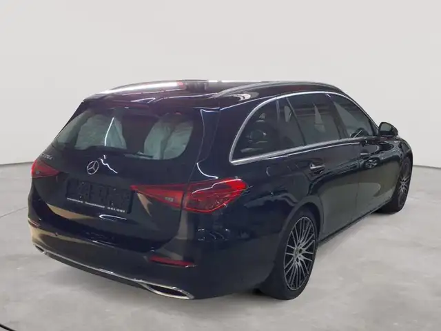 Mercedes-Benz C-Class view 4