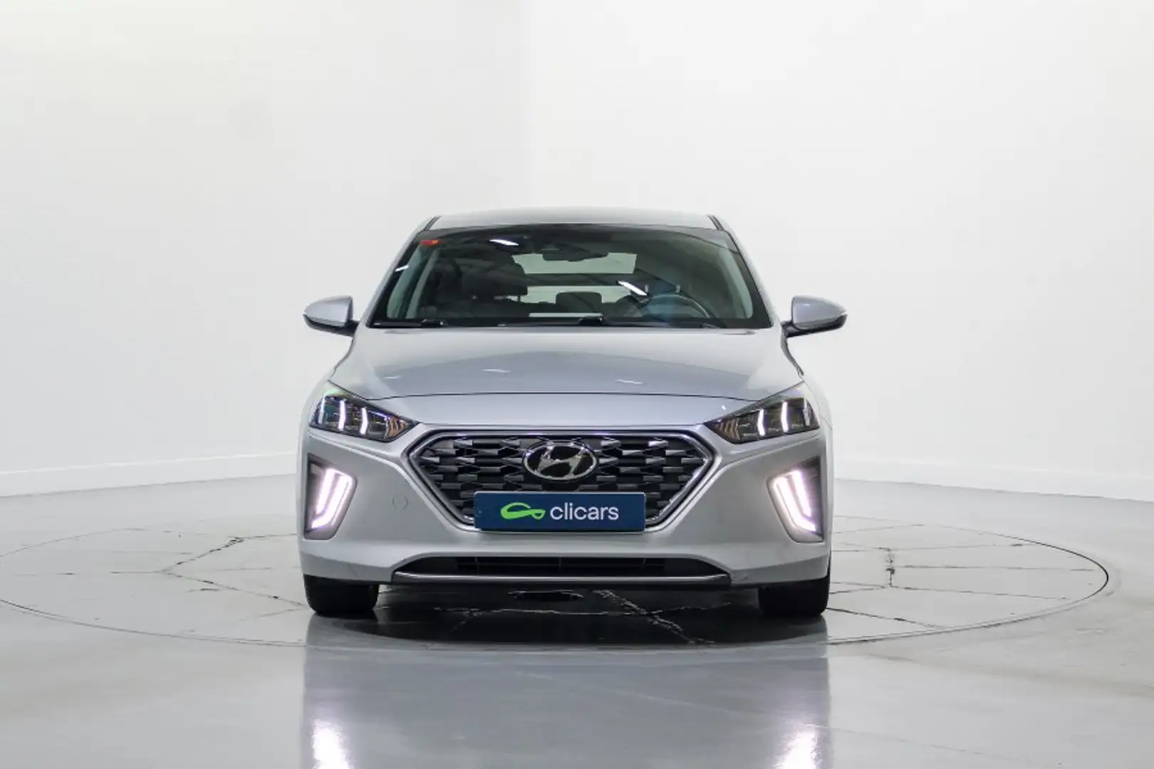 Hyundai IONIQ HEV 1.6 GDI Tecno Plateado - 2