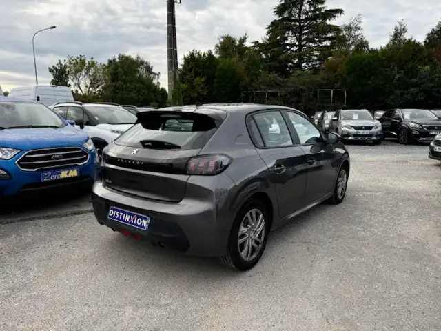 Peugeot 208 view 4