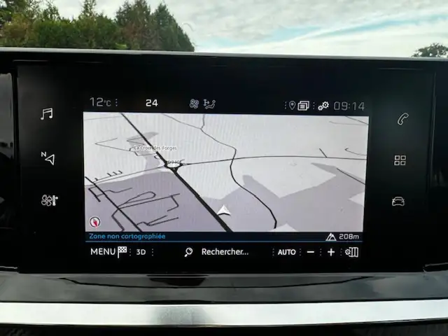 Peugeot 208 view 13
