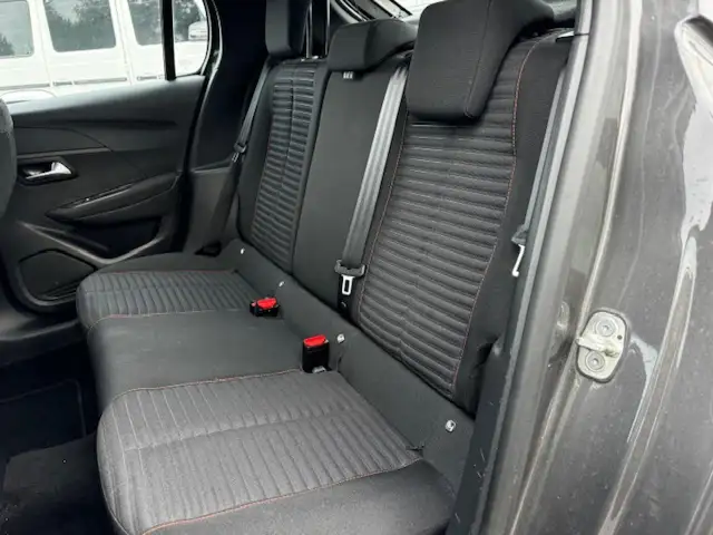 Peugeot 208 view 6