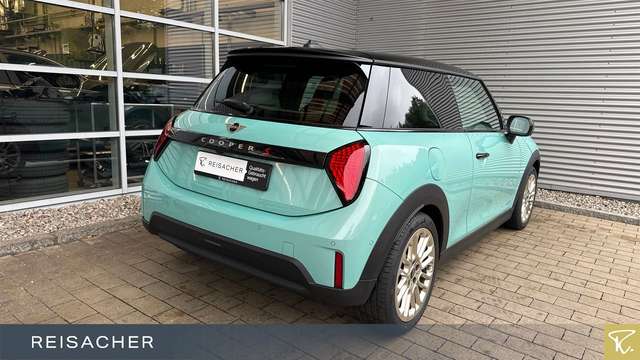 MINI Cooper S Navi HUD LED 360° ACC Pano H&K 17"LM