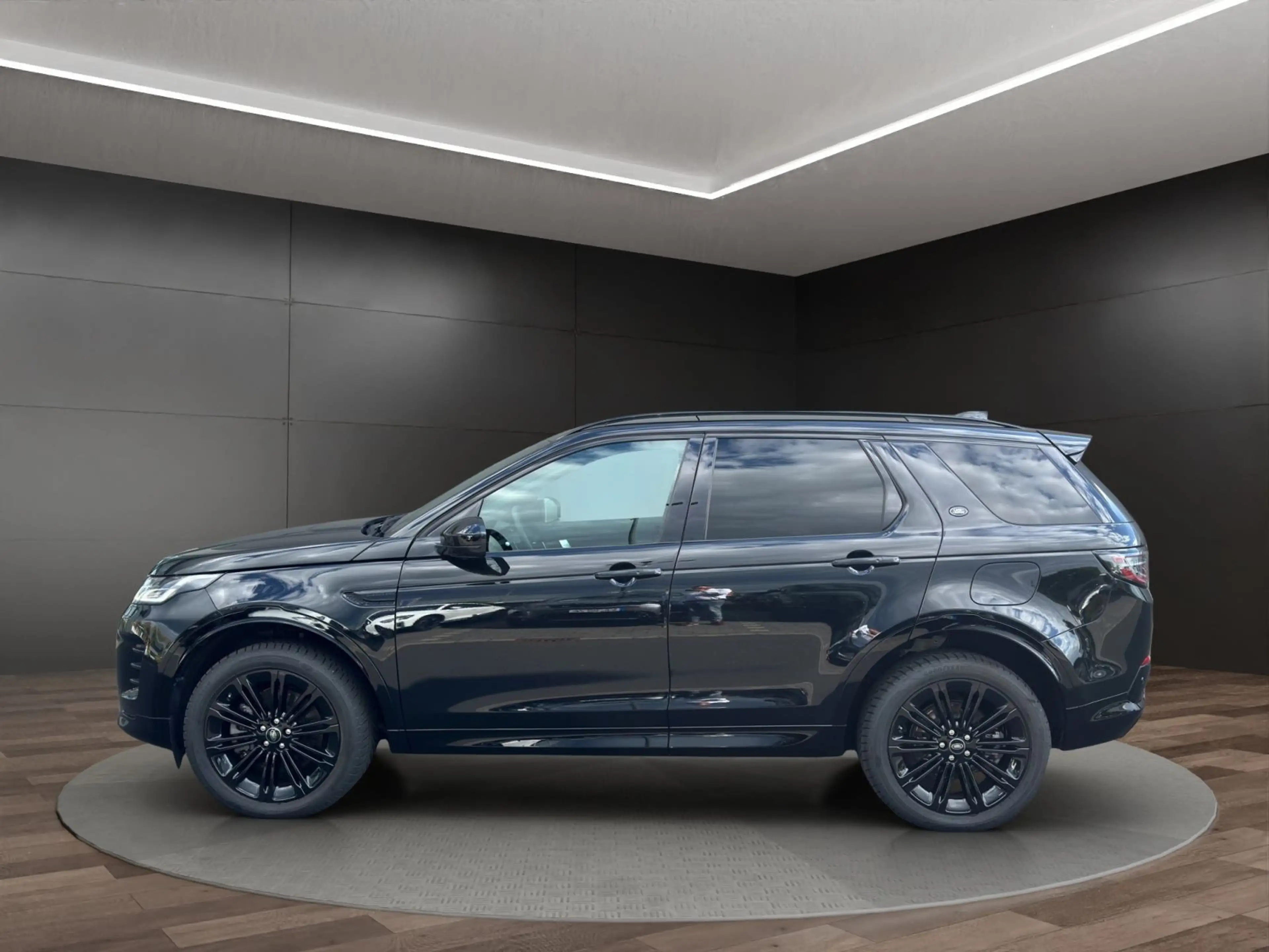 Land Rover Discovery Sport 1.5 Plug-in Hybrid P270e Dynamic — photo 9