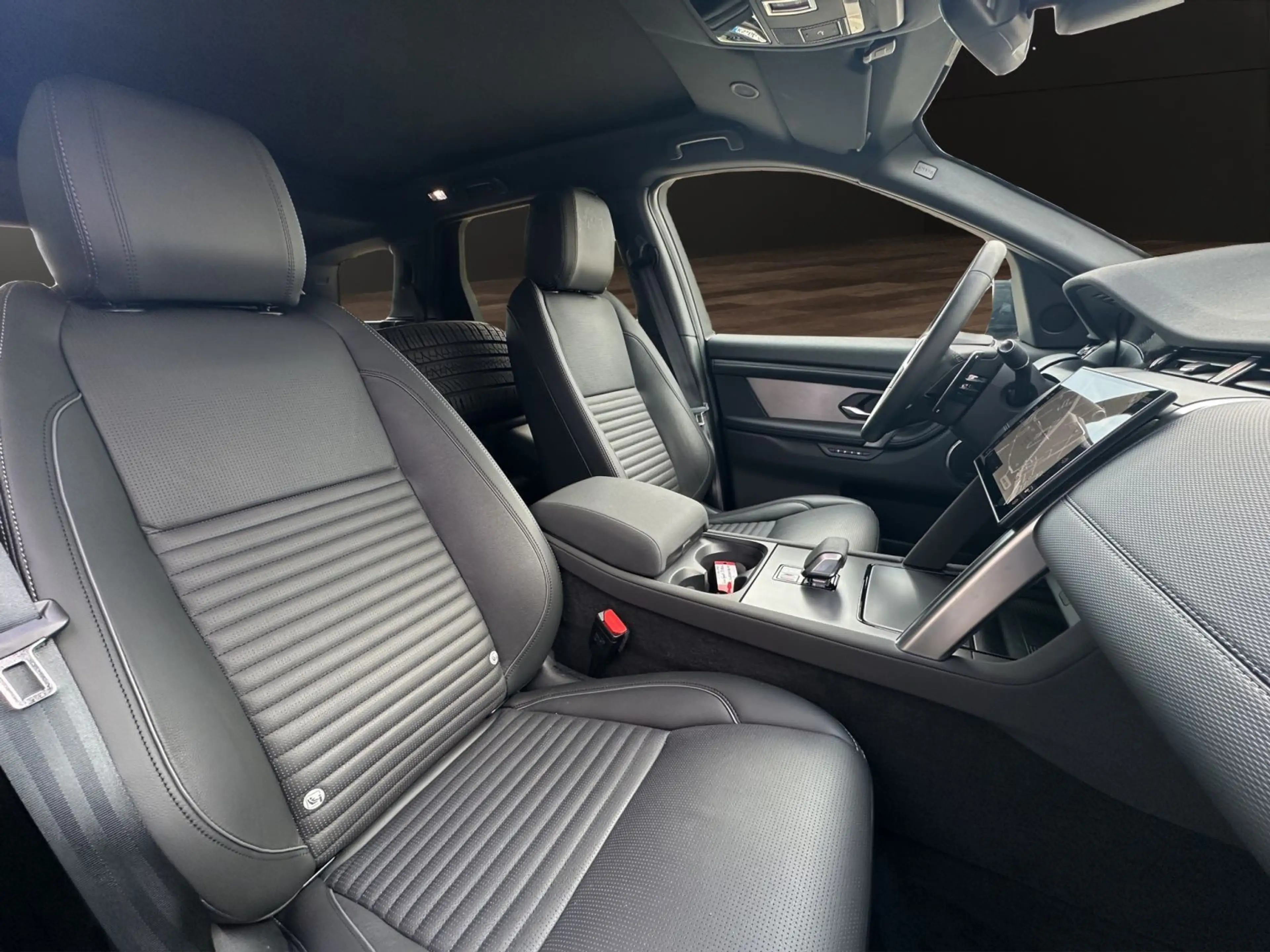 Land Rover Discovery Sport 1.5 Plug-in Hybrid P270e Dynamic — photo 6