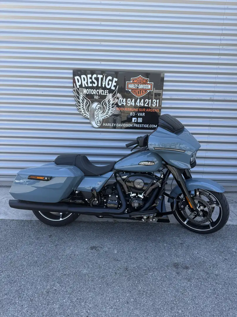 Harley-Davidson Street Glide Šedá - 1