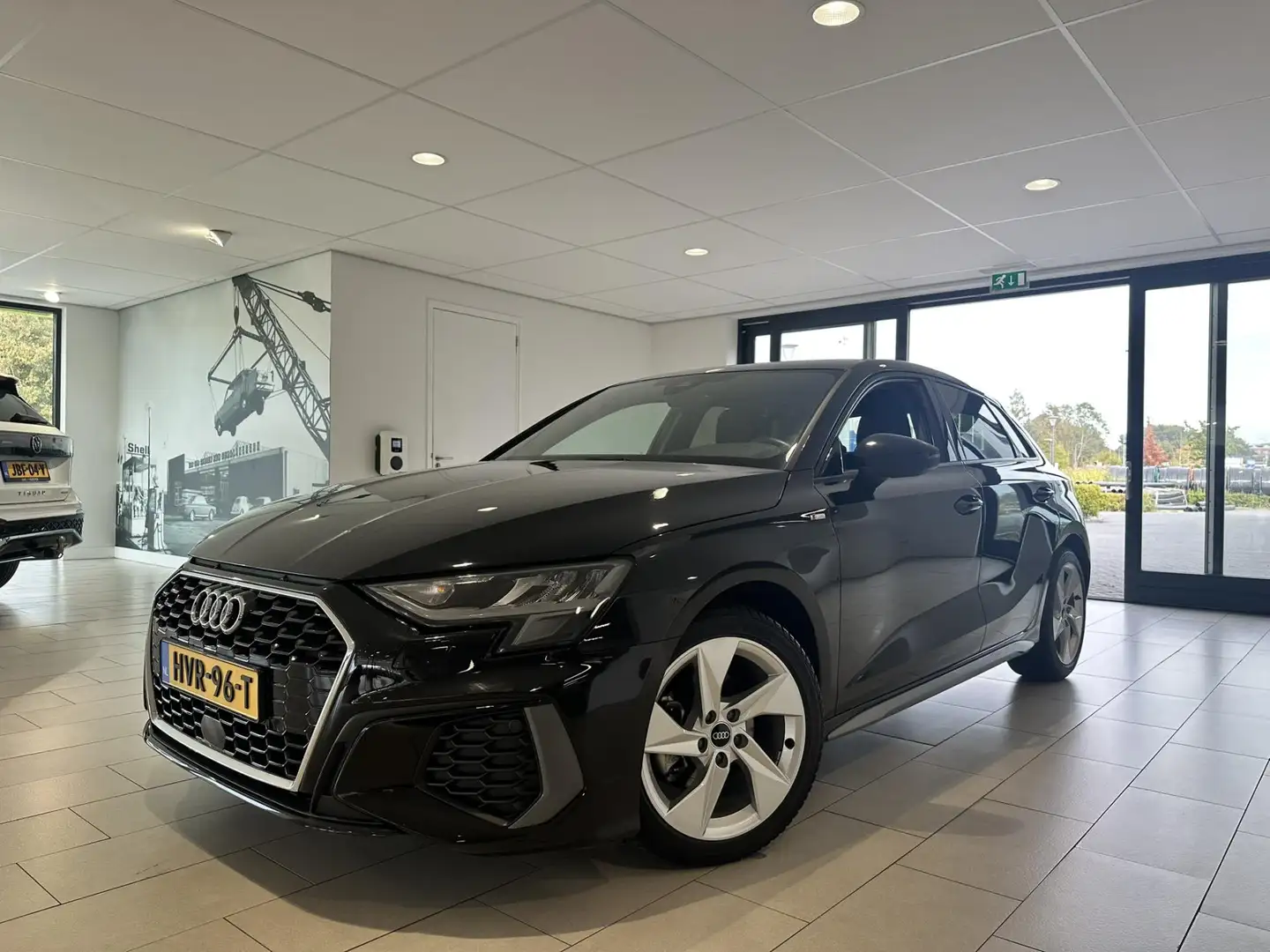 Audi A3 Sportback 30 TFSI S-line Airco, Navi, Parkeersenso Noir - 2