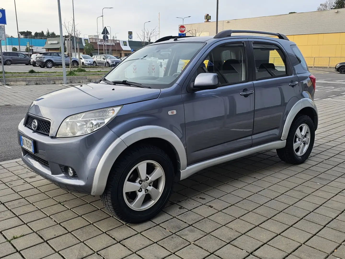 Daihatsu Terios 1.5 SX - 1