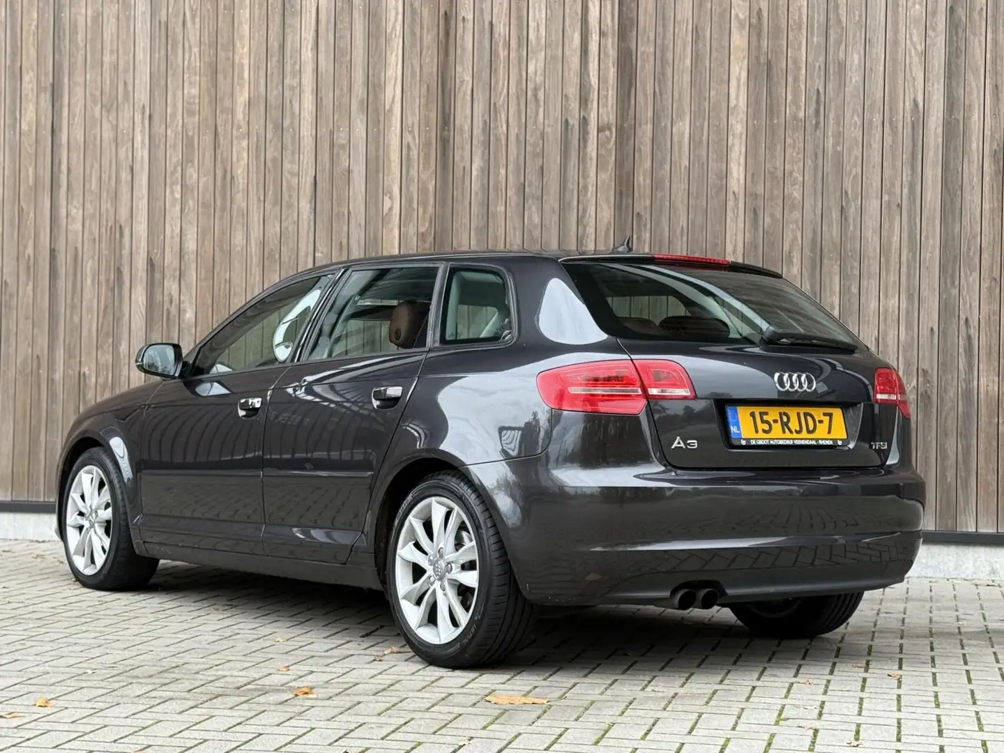 Audi A3 Sportback 1.4 TFSI 125pk, AUTOMAAT, AIRCO, LEER, Grijs - 2