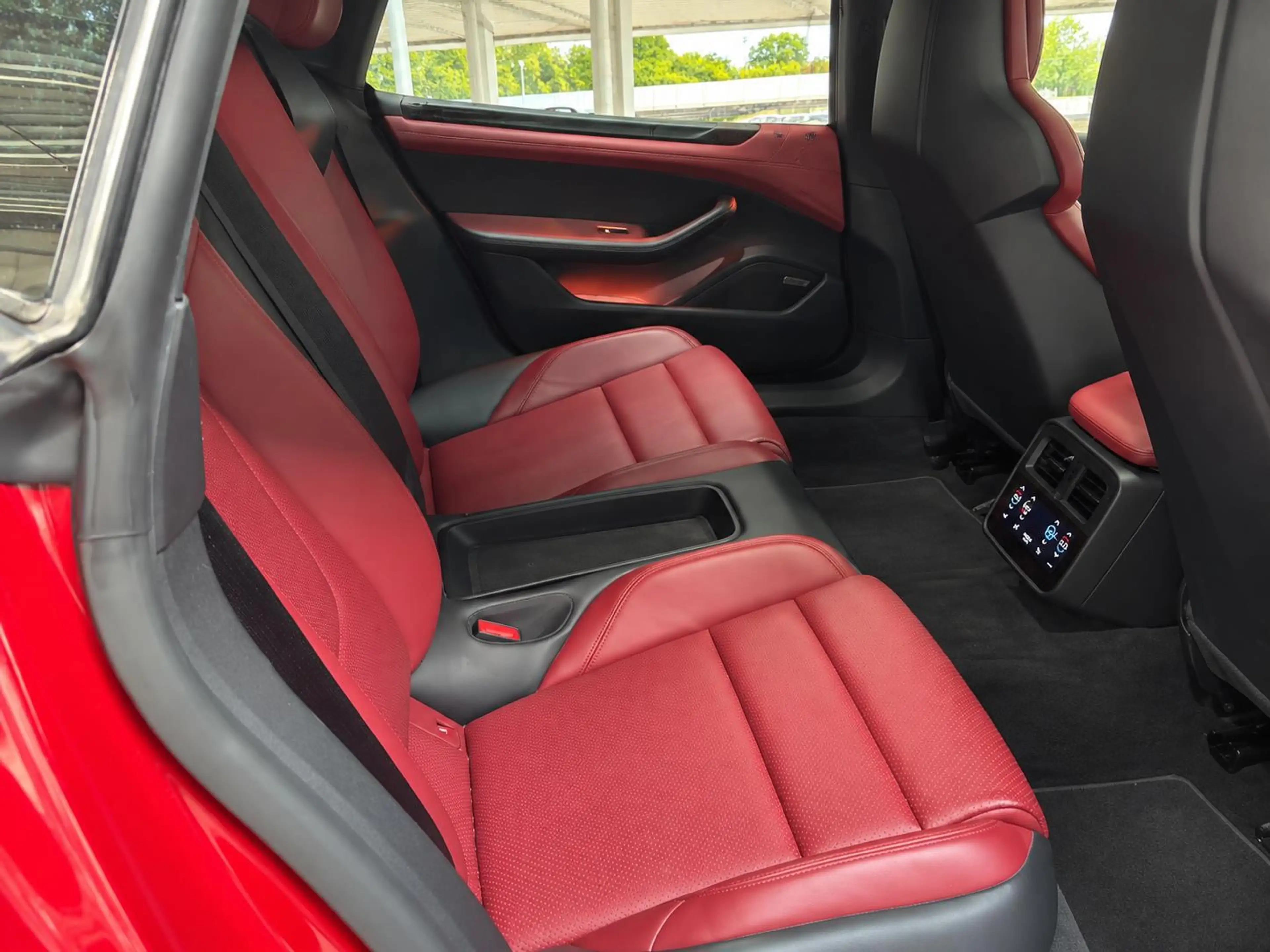Porsche Taycan PERFORMANCEBATTERIE+*LUFT*PANO*CHRONO*ACC — photo 7