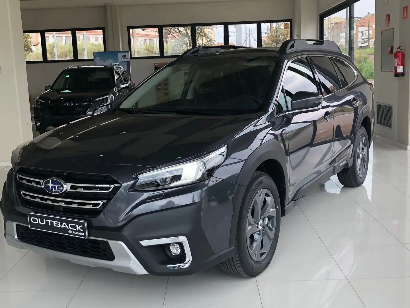 Subaru OUTBACK 2.5i Sport CVT Lineartronic Grijs - 1