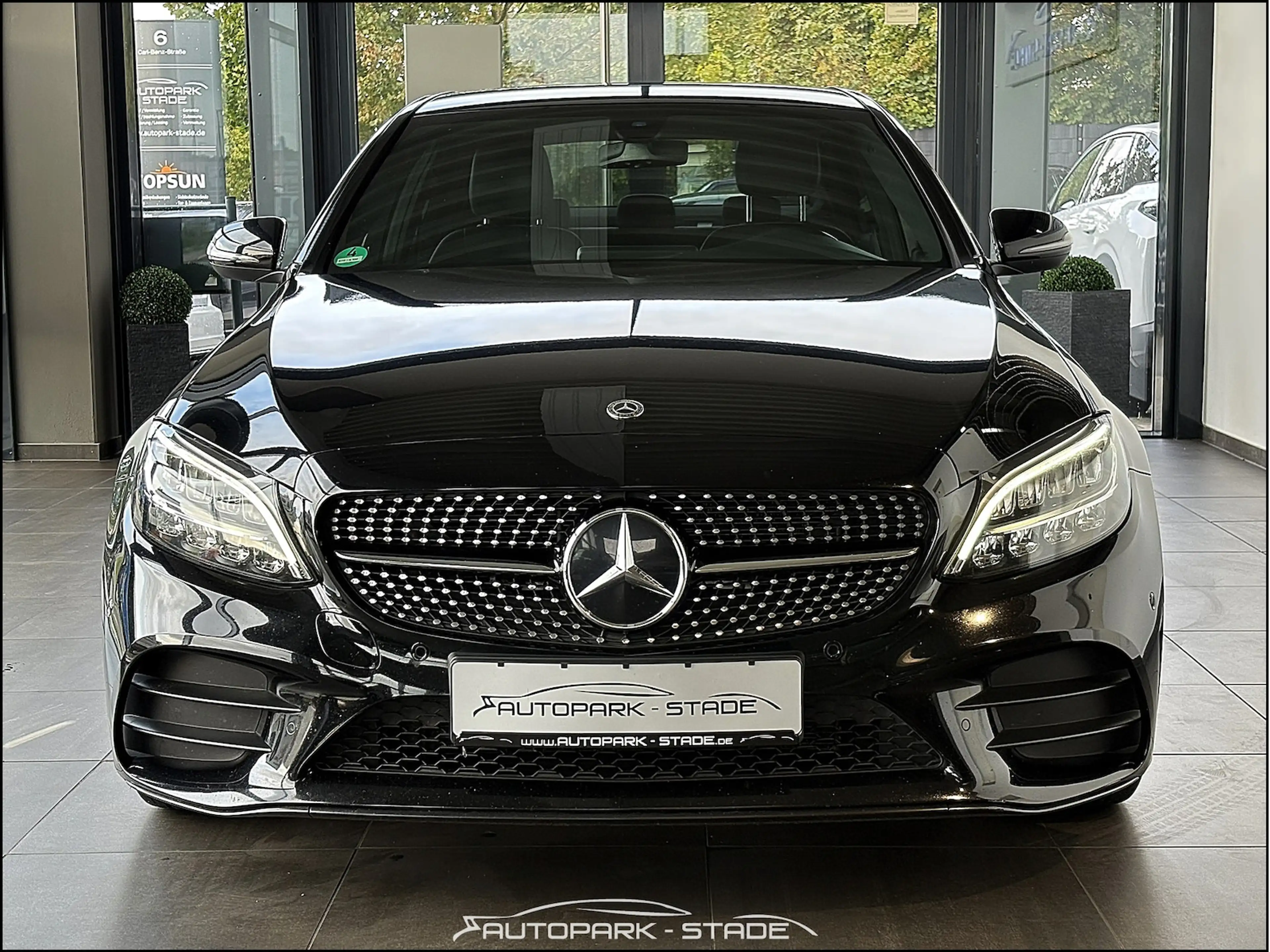 Mercedes-Benz C 220 d AMG C43 Umbau LED Comand Ambient Leder — photo 4