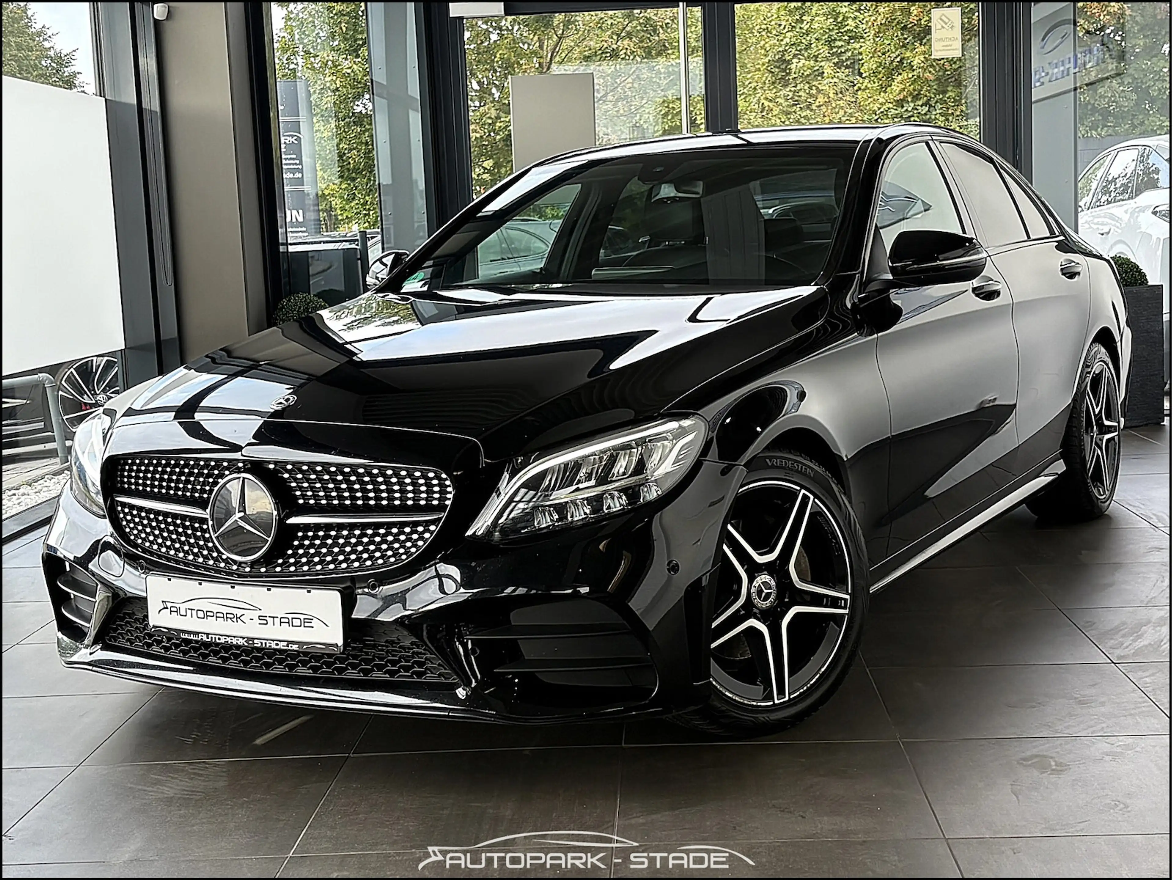 Mercedes-Benz C 220 d AMG C43 Umbau LED Comand Ambient Leder — photo 2