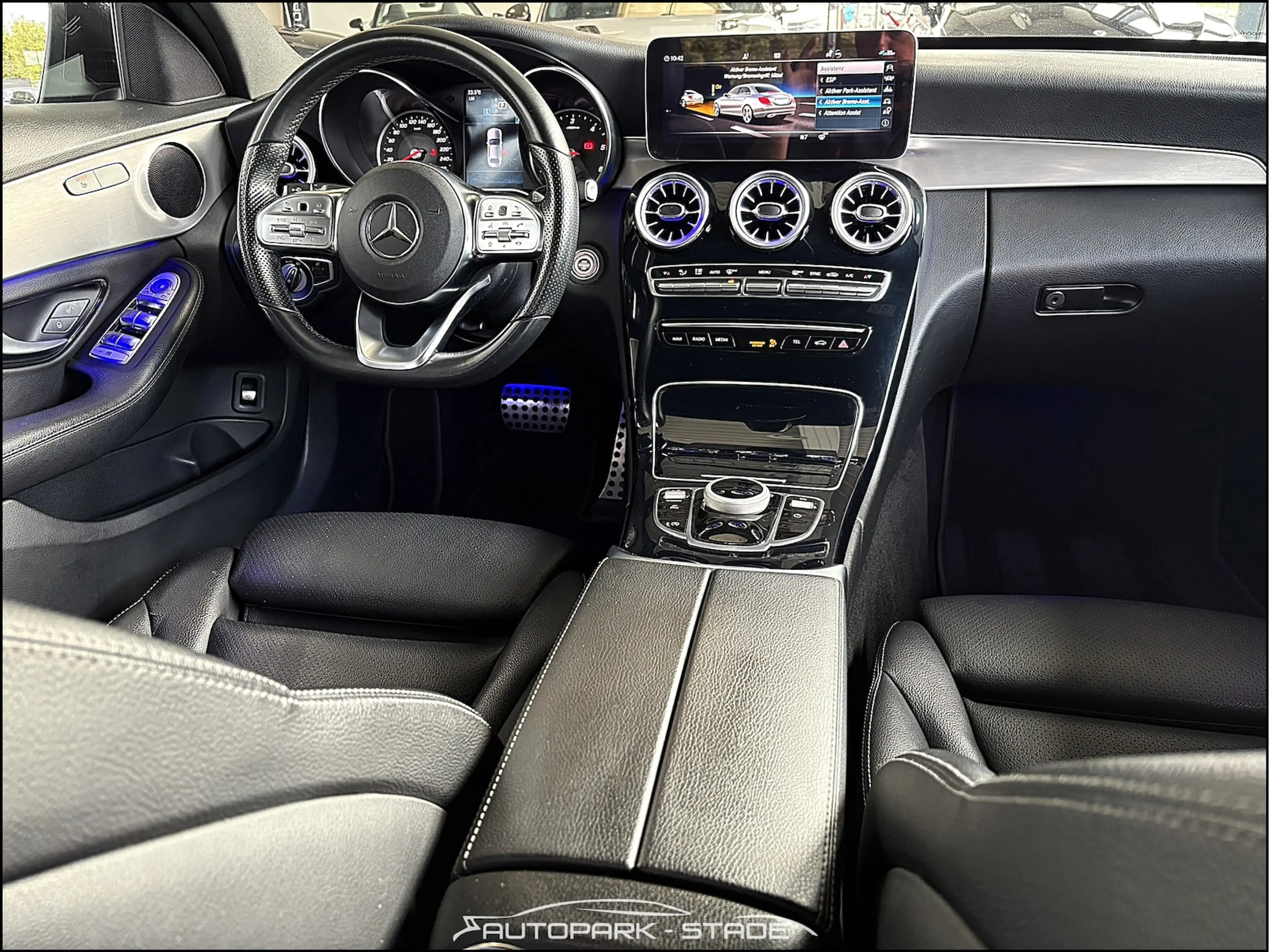 Mercedes-Benz C 220 d AMG C43 Umbau LED Comand Ambient Leder — photo 12