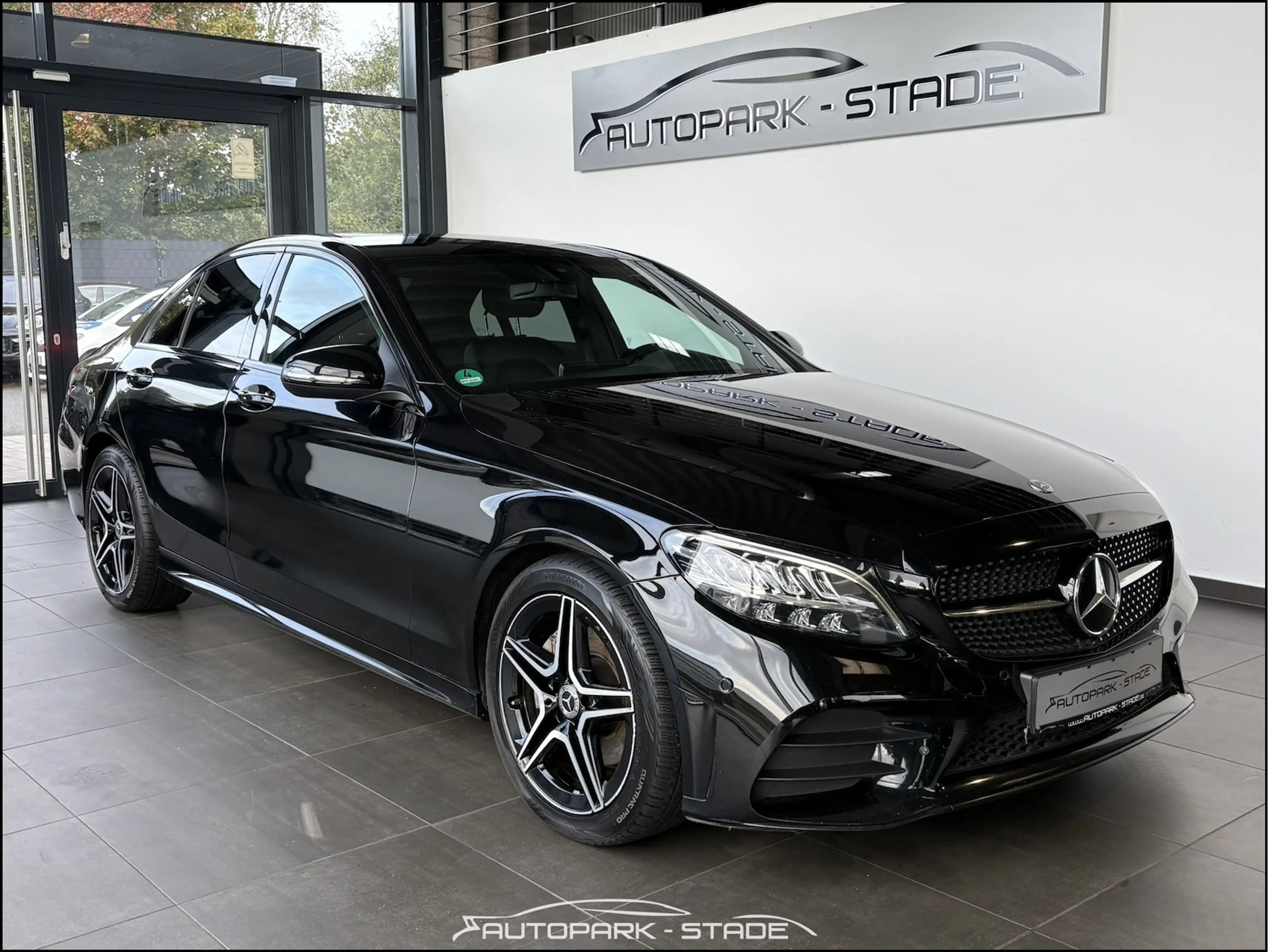 Mercedes-Benz C 220 d AMG C43 Umbau LED Comand Ambient Leder — photo 6