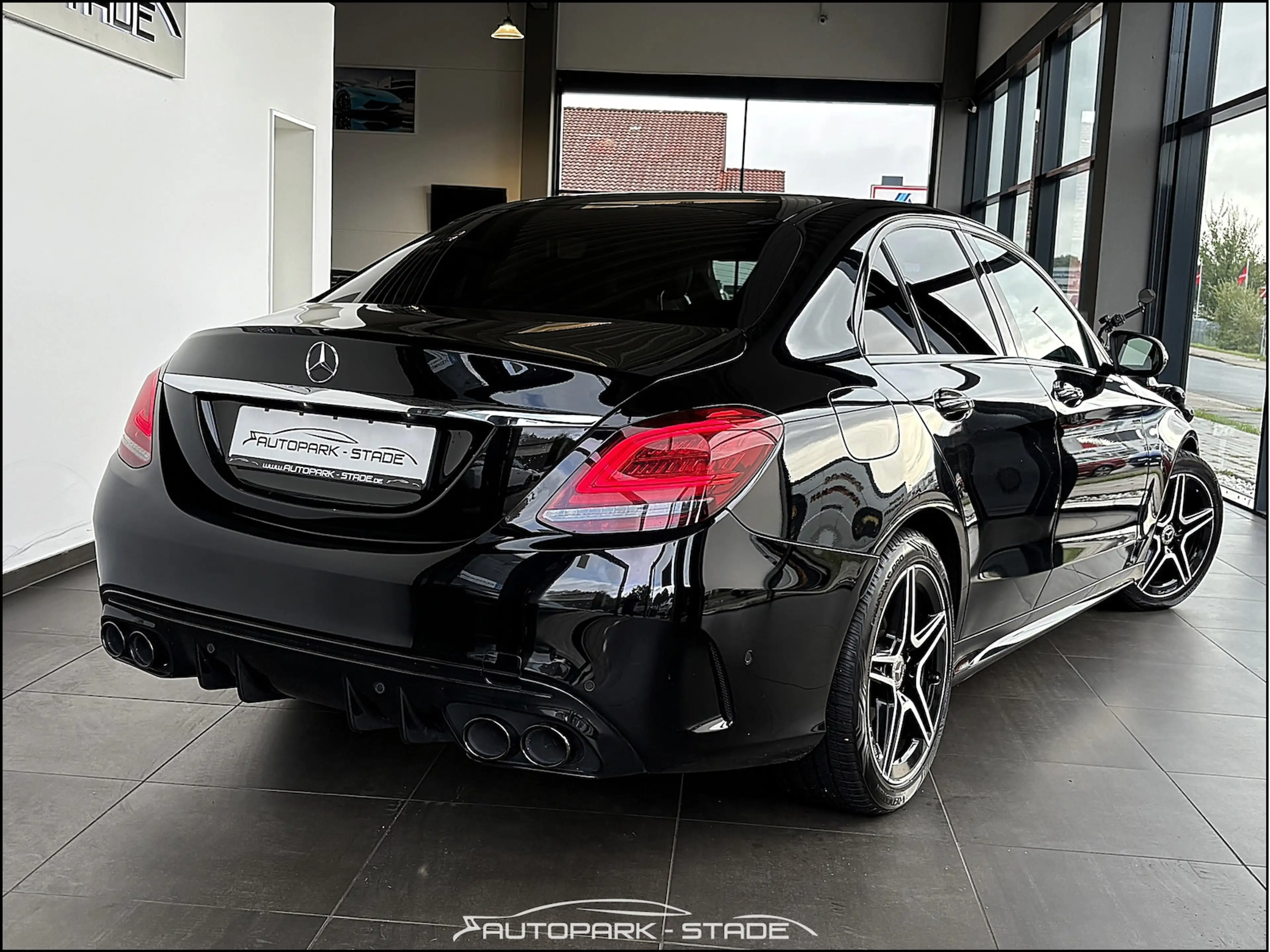 Mercedes-Benz C 220 d AMG C43 Umbau LED Comand Ambient Leder — photo 3