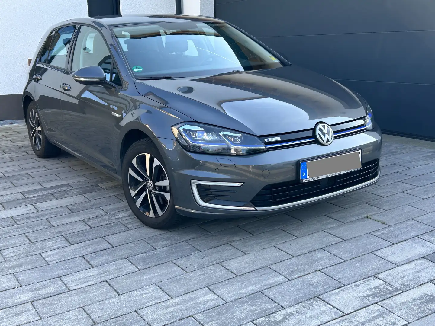 Volkswagen e-Golf 94% SOH ACC CCS Wärmepumpe SHZ LED Grau - 2
