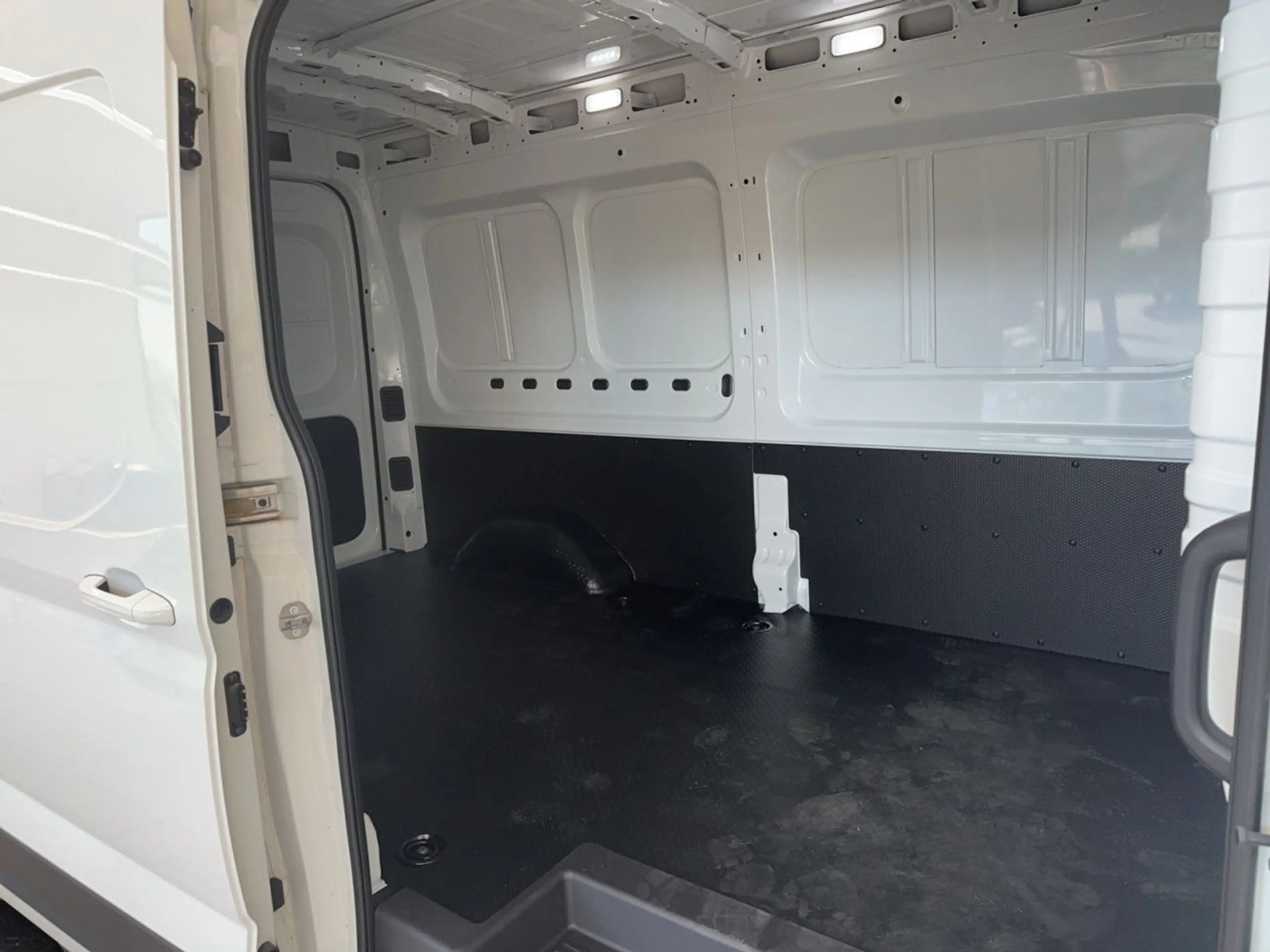 Maxus eDeliver 9 Kasten 72 kWh L3 H2 TAGESZULASSUNG LED — photo 12