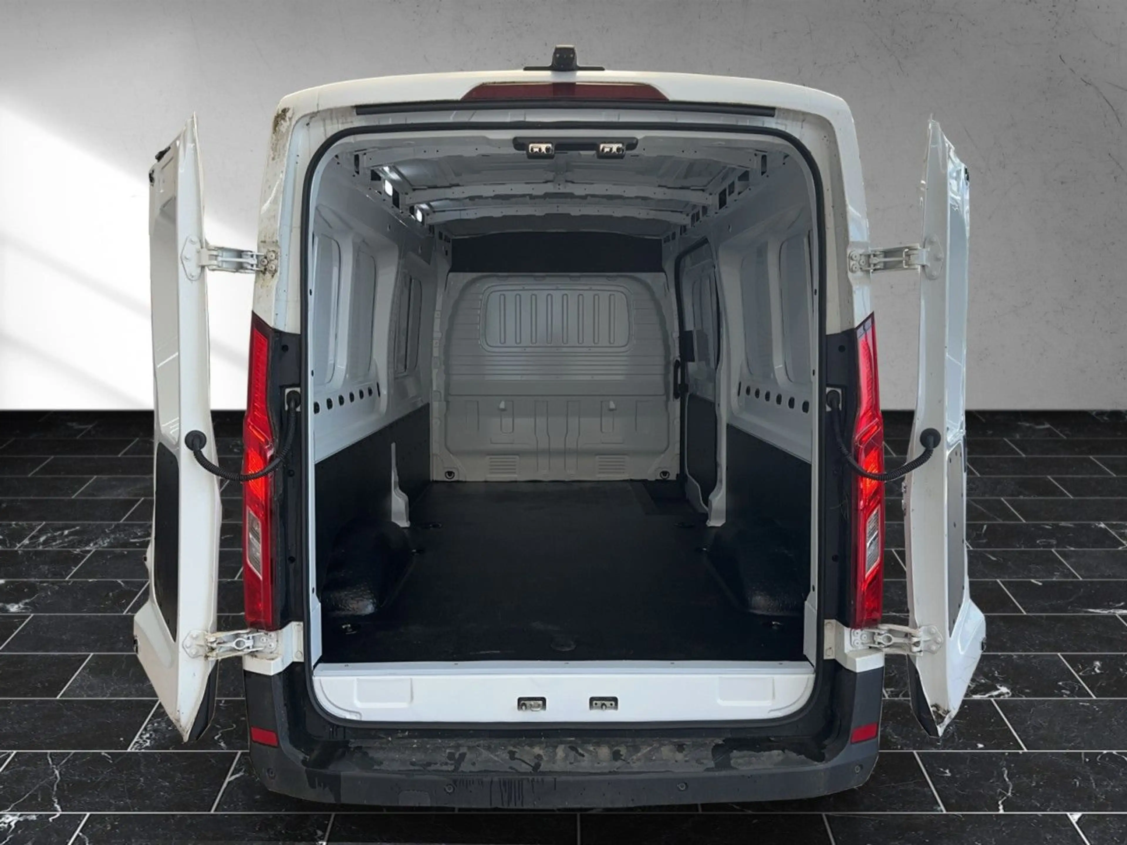 Maxus eDeliver 9 Kasten 72 kWh L3 H2 TAGESZULASSUNG LED — photo 15