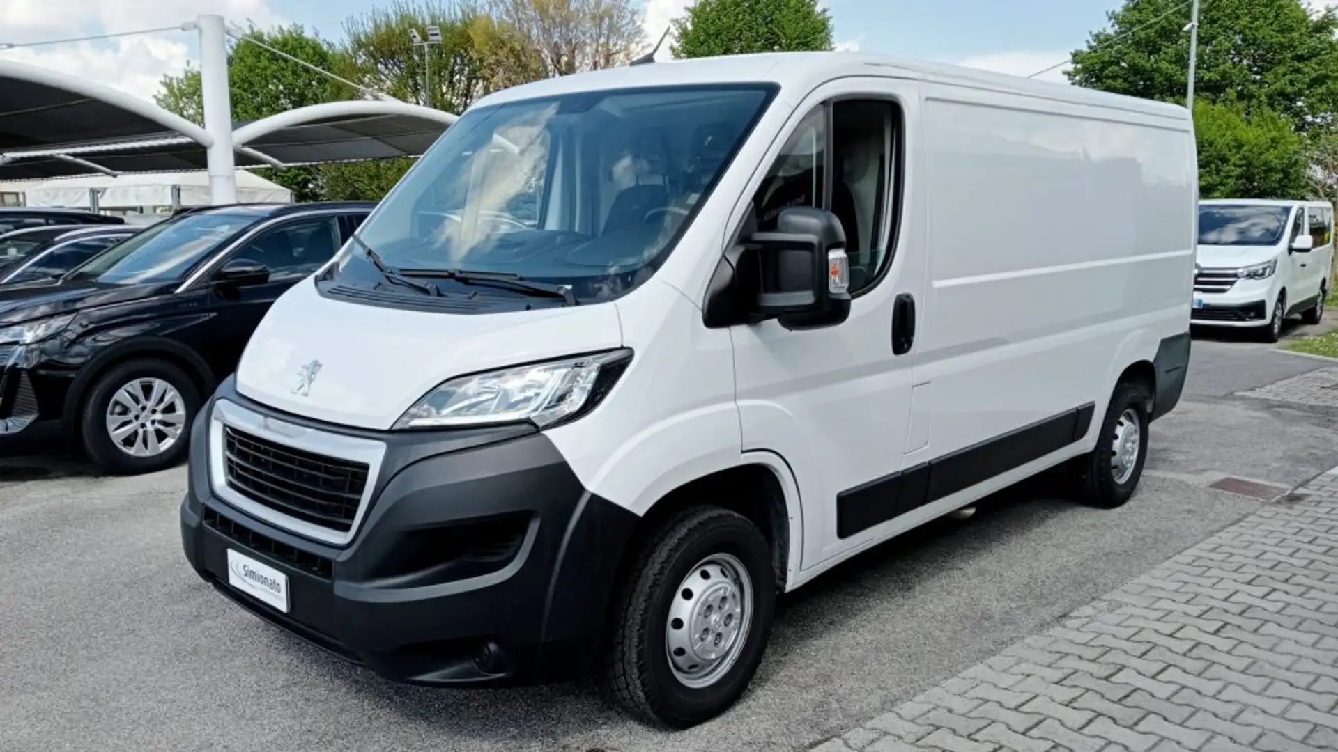Peugeot Boxer 333 2.2 BlueHDi 140 S&S PM-TN Furgone no clima Blanc - 1