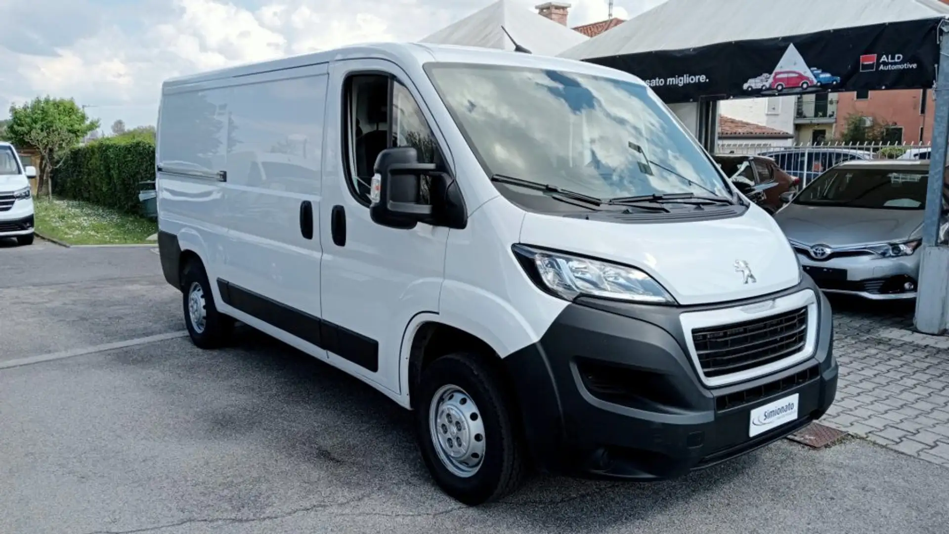 Peugeot Boxer 333 2.2 BlueHDi 140 S&S PM-TN Furgone no clima Blanc - 2