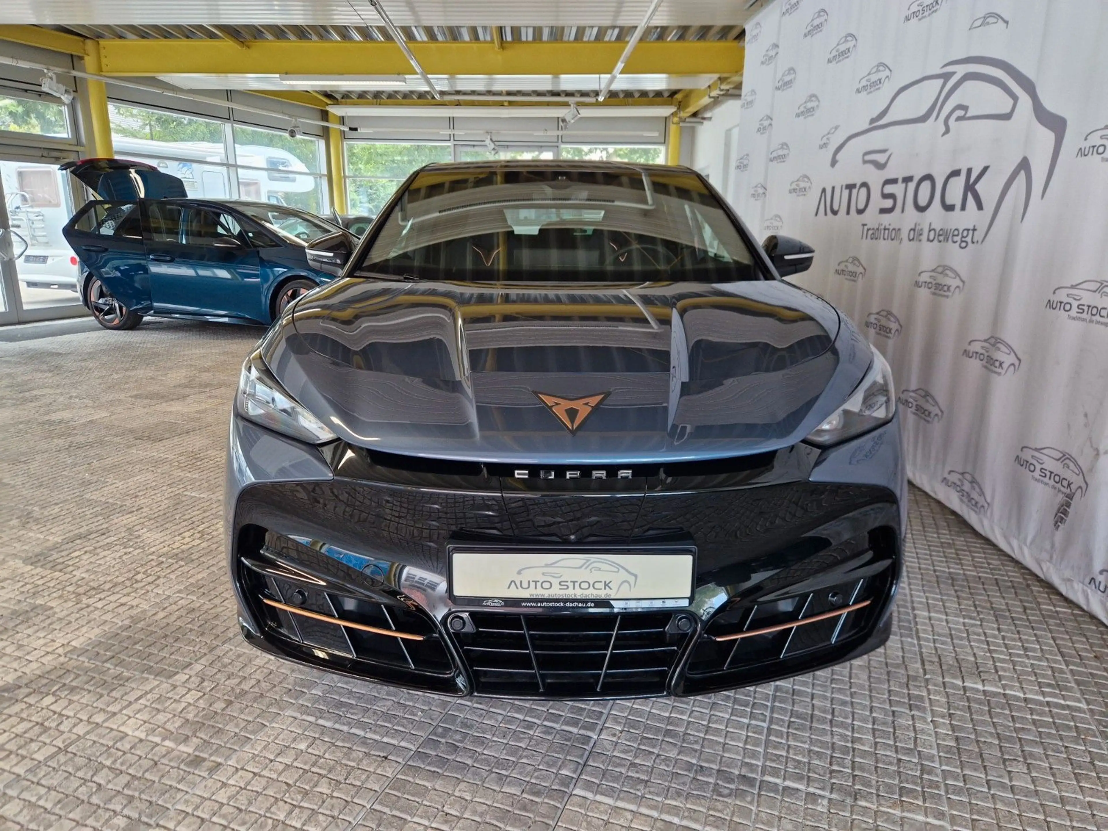 CUPRA Tavascan VZ 4Drive 82kWh PDC LED Navi ACC Headup — photo 2