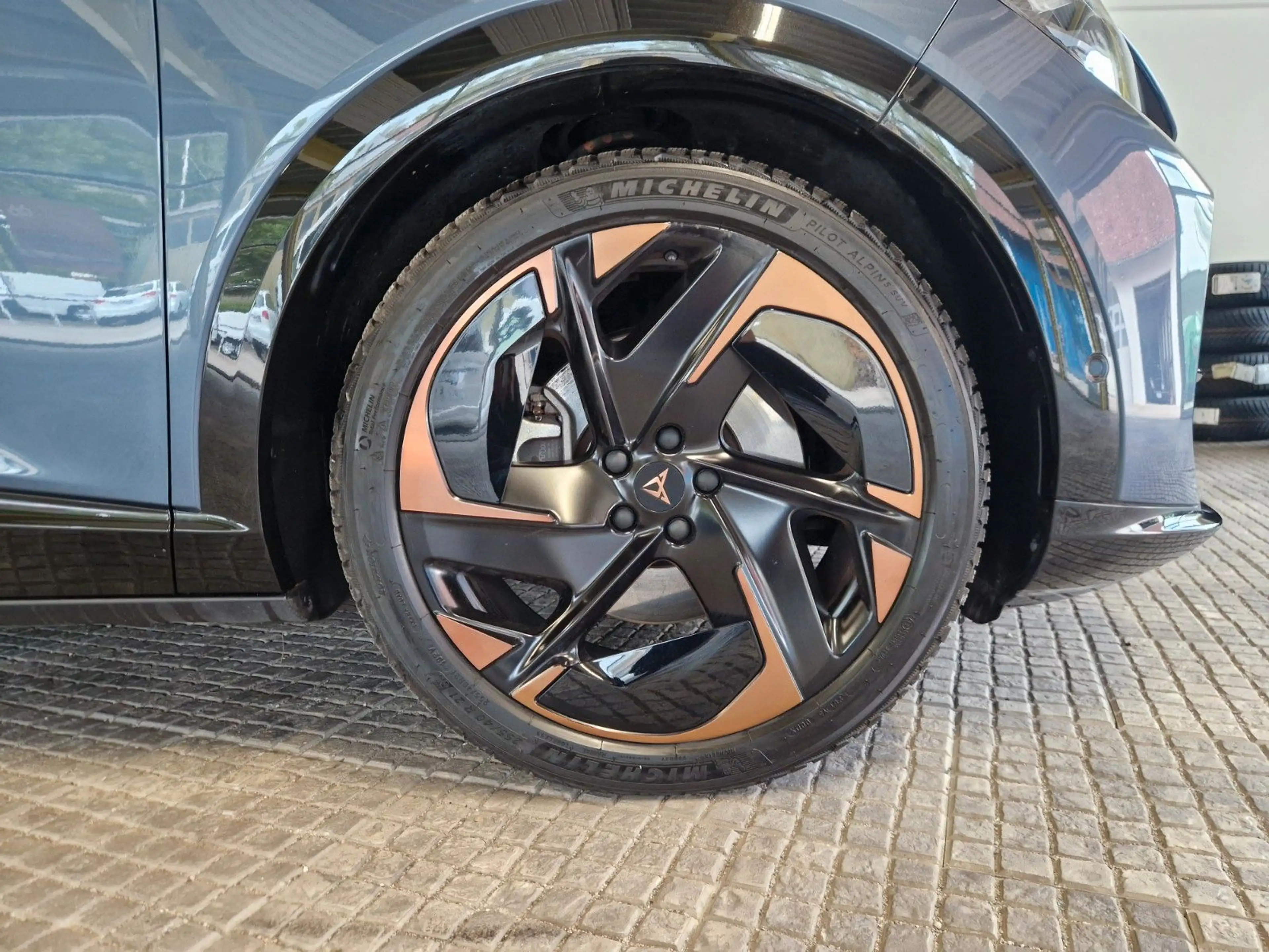 CUPRA Tavascan VZ 4Drive 82kWh PDC LED Navi ACC Headup — photo 8