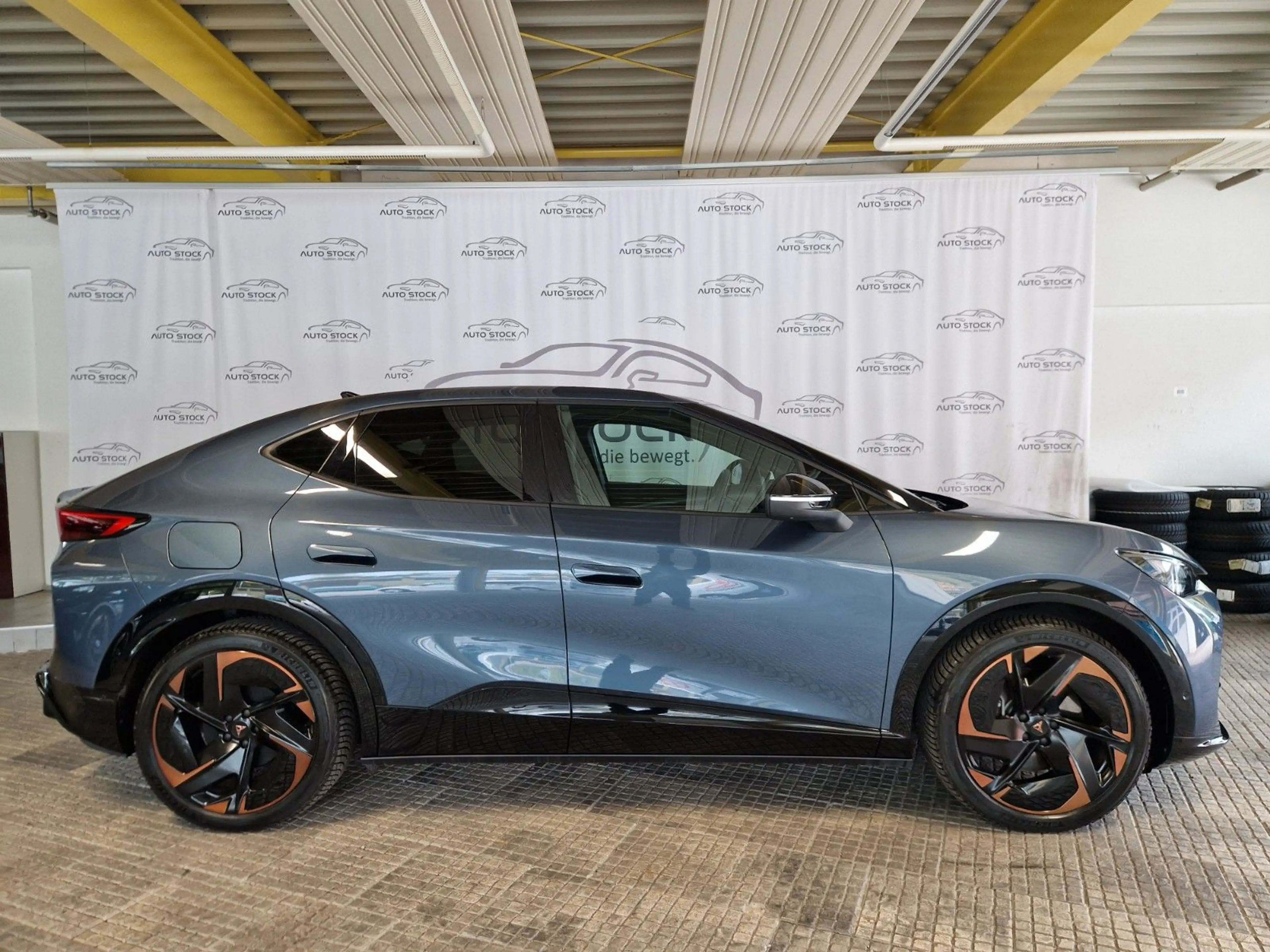 CUPRA Tavascan VZ 4Drive 82kWh PDC LED Navi ACC Headup — photo 4