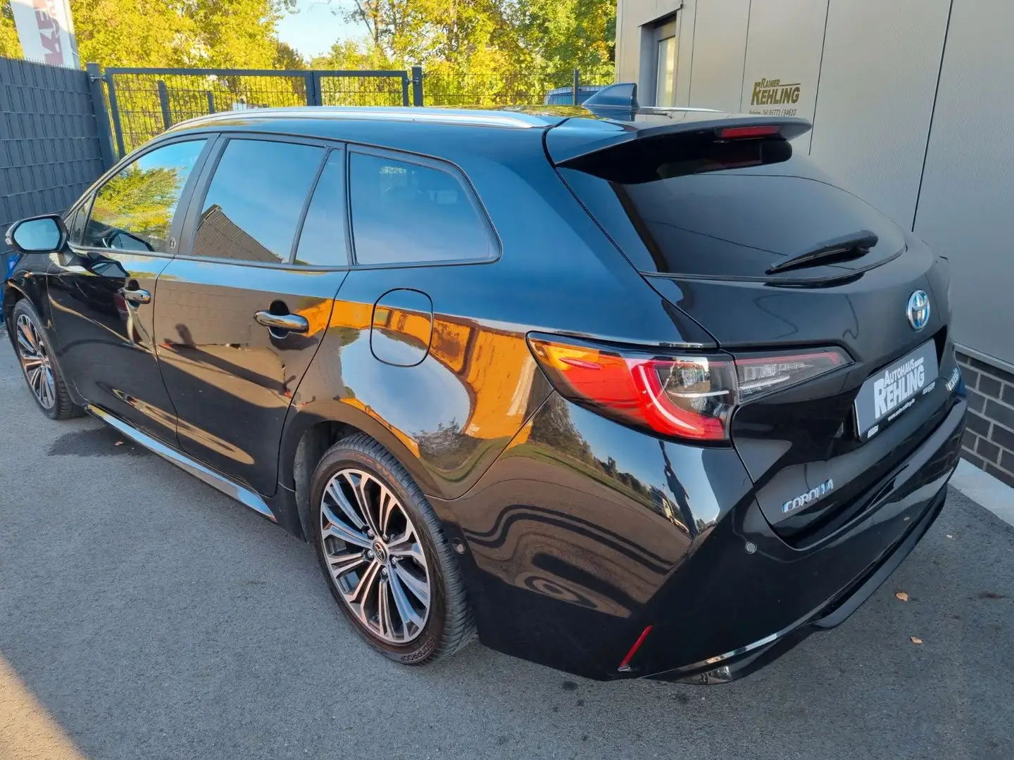 Toyota Corolla Touring Sports Hybrid Team D Schwarz - 2