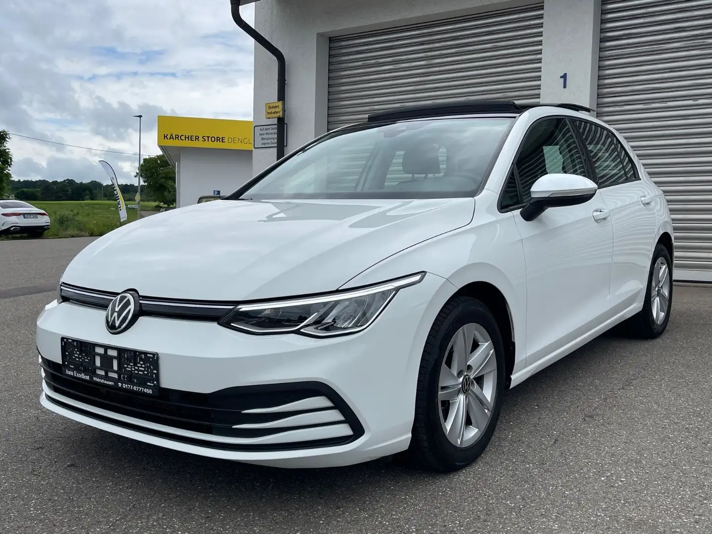 Volkswagen Golf VIII Lim. 2,0 TDI Life°PANO°LED°AHK°PDC°ACC Blanc - 1