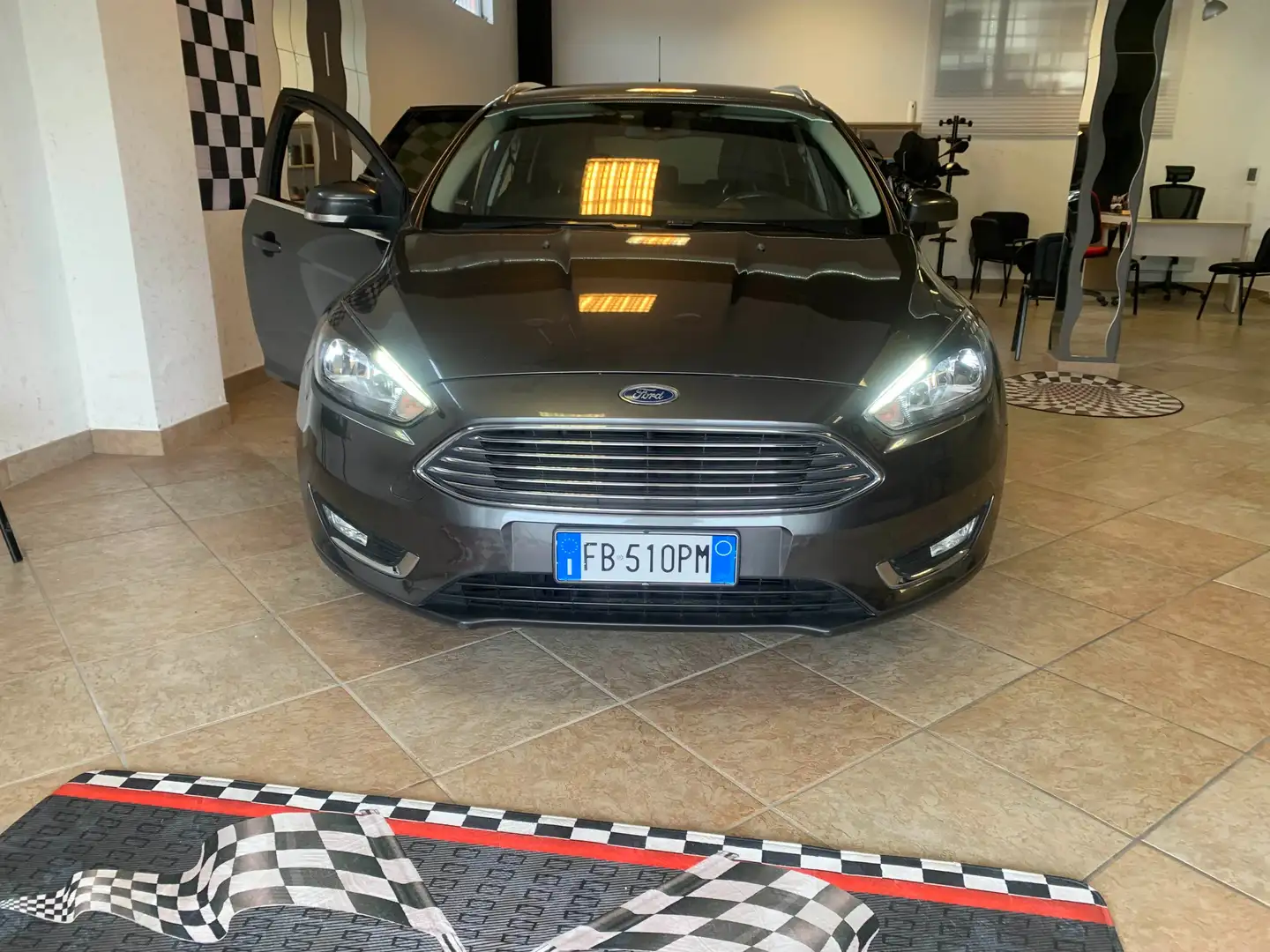 Ford Focus Focus SW 1.5 tdci Titanium s Euro6 Gris - 1