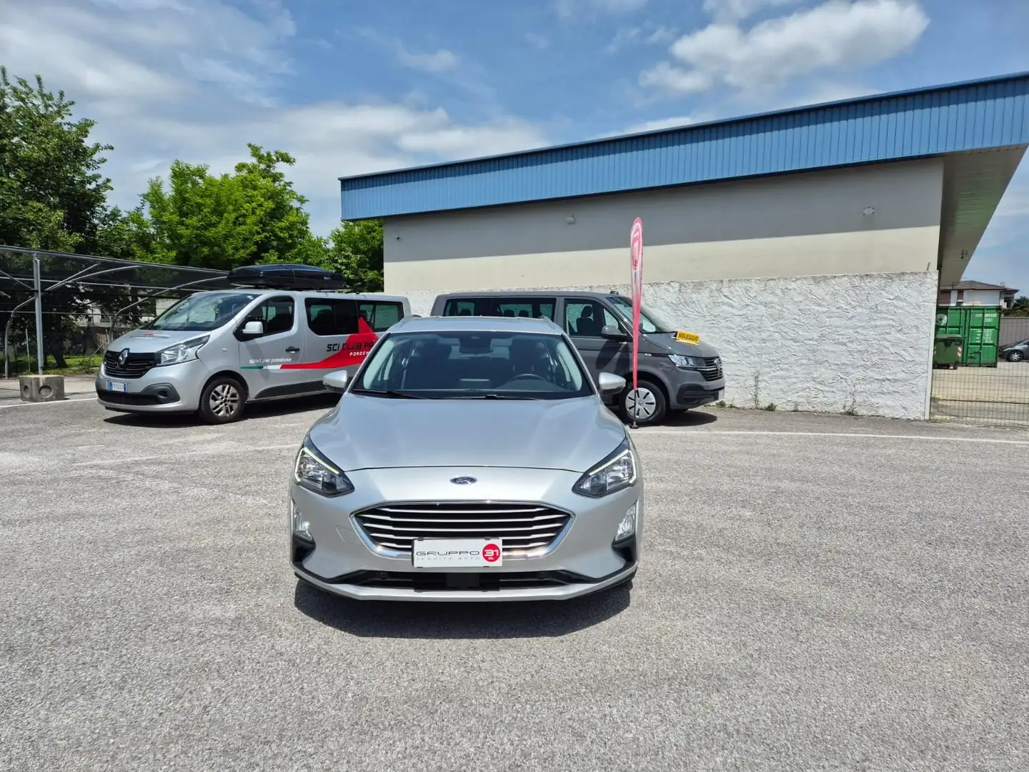Ford Focus 1.5 EcoBlue 120 CV automatico SW Business Gris - 2