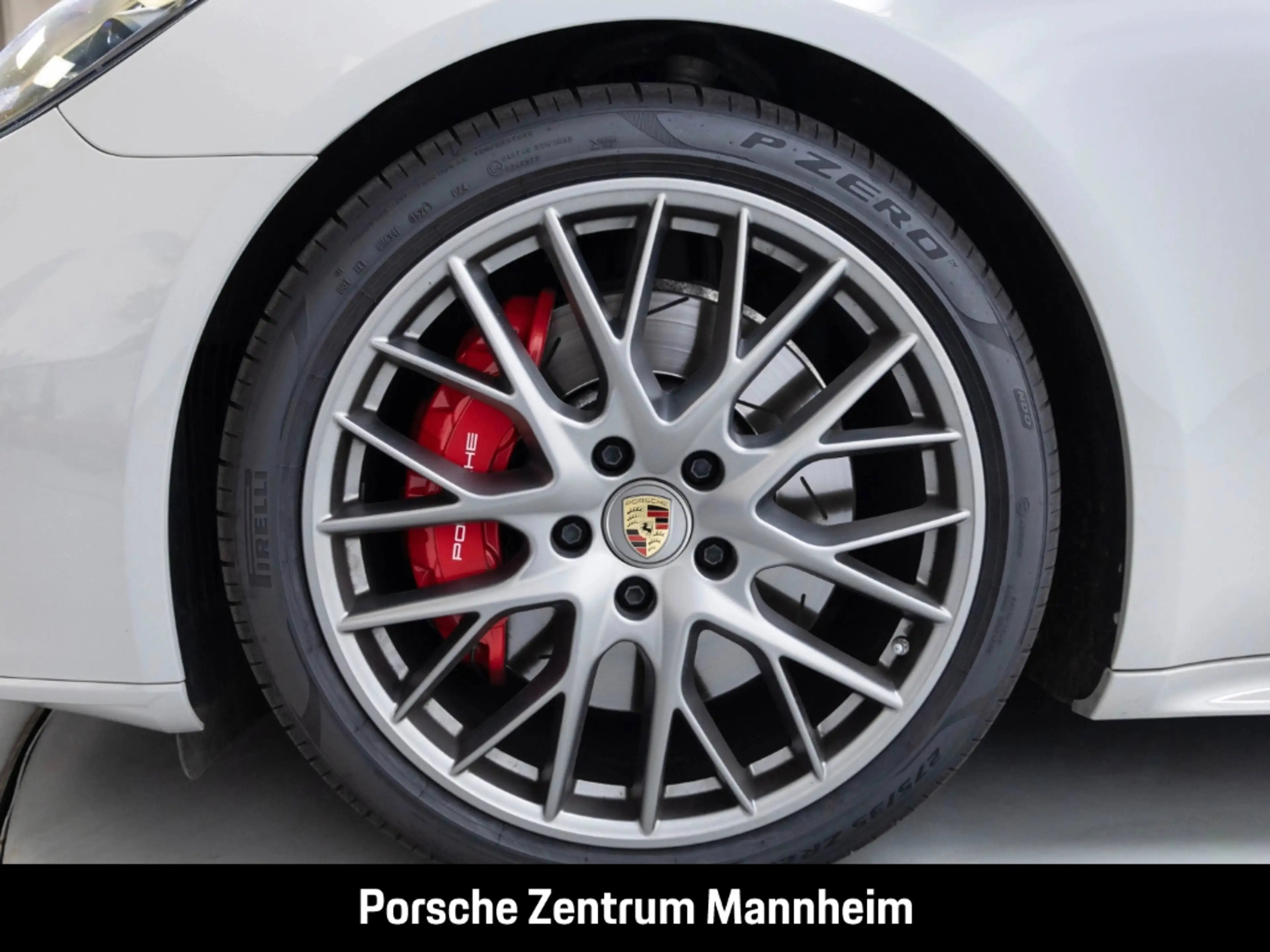 Porsche Panamera GTS — photo 8