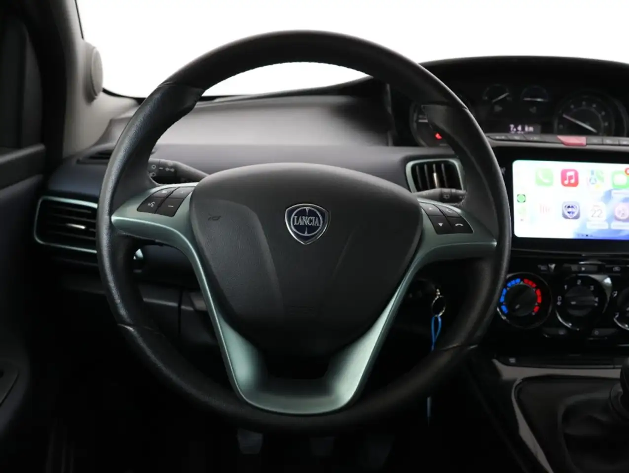Lancia Ypsilon 2024 — фото 14