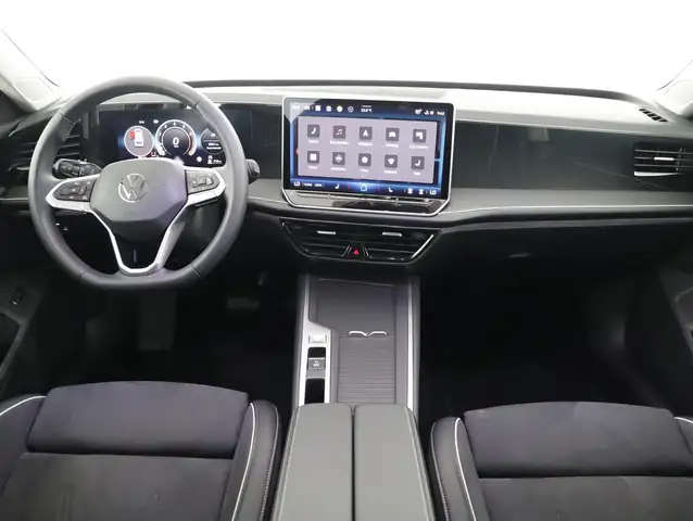Volkswagen Passat view 10