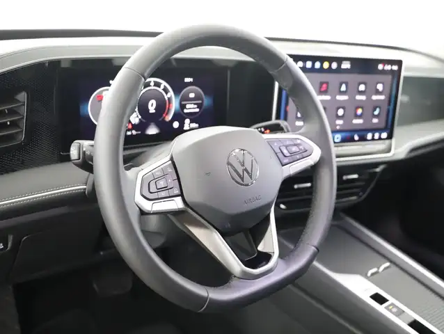 Volkswagen Passat view 11