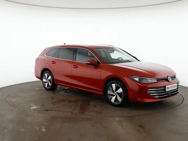 Volkswagen Passat view 2