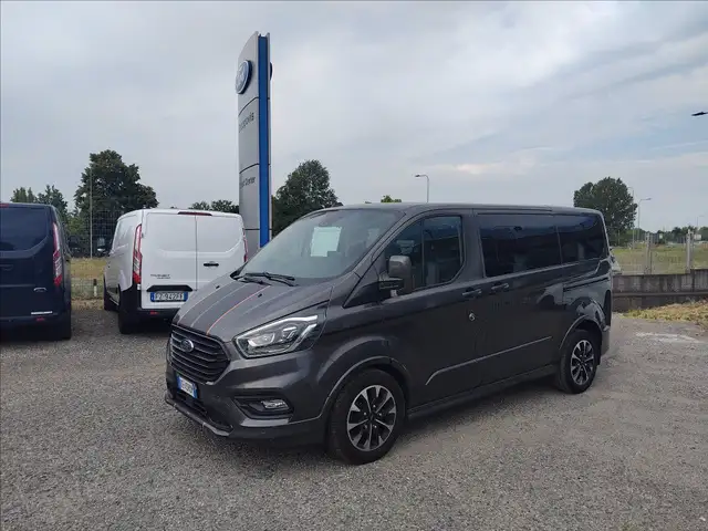 Ford Tourneo Custom