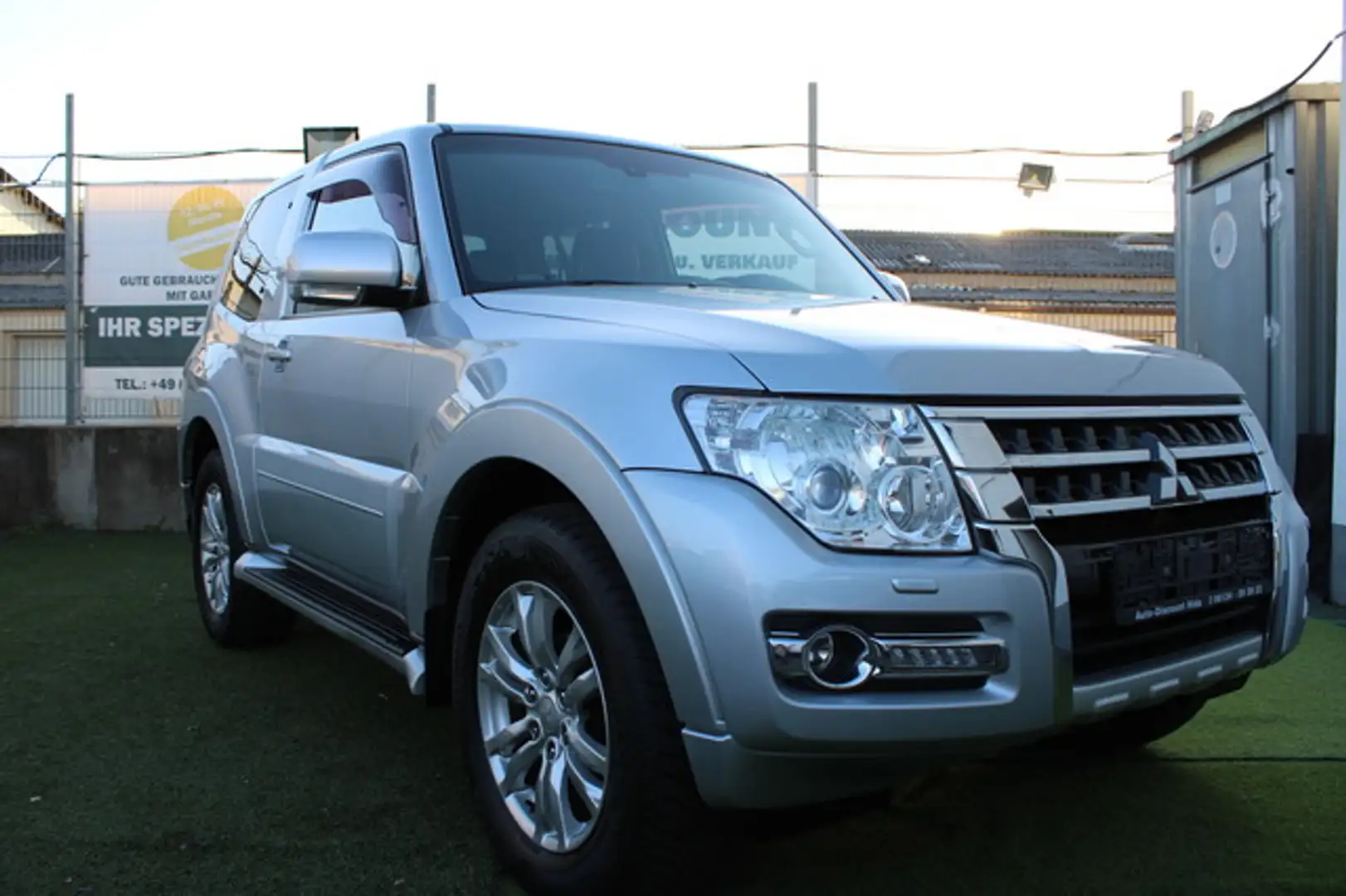 Mitsubishi Pajero 3.2 DI-D Intense *STHZ*1.Hand*Top* Серебристый - 1