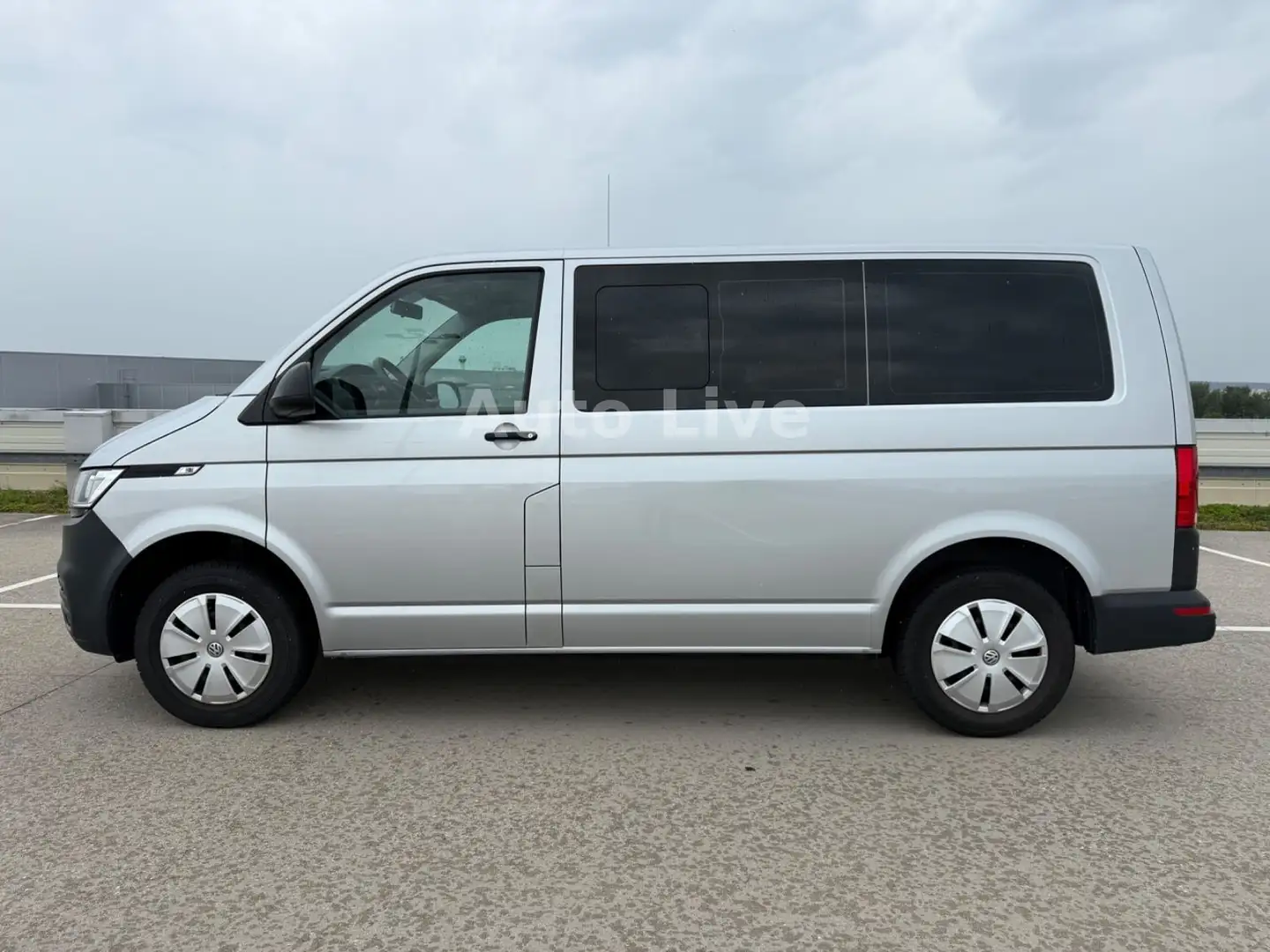 Volkswagen T6 Transporter T6.1 Transporter 2,0 TDI*AUTOMATIK*9-SITZE*KLIMA Silber - 2