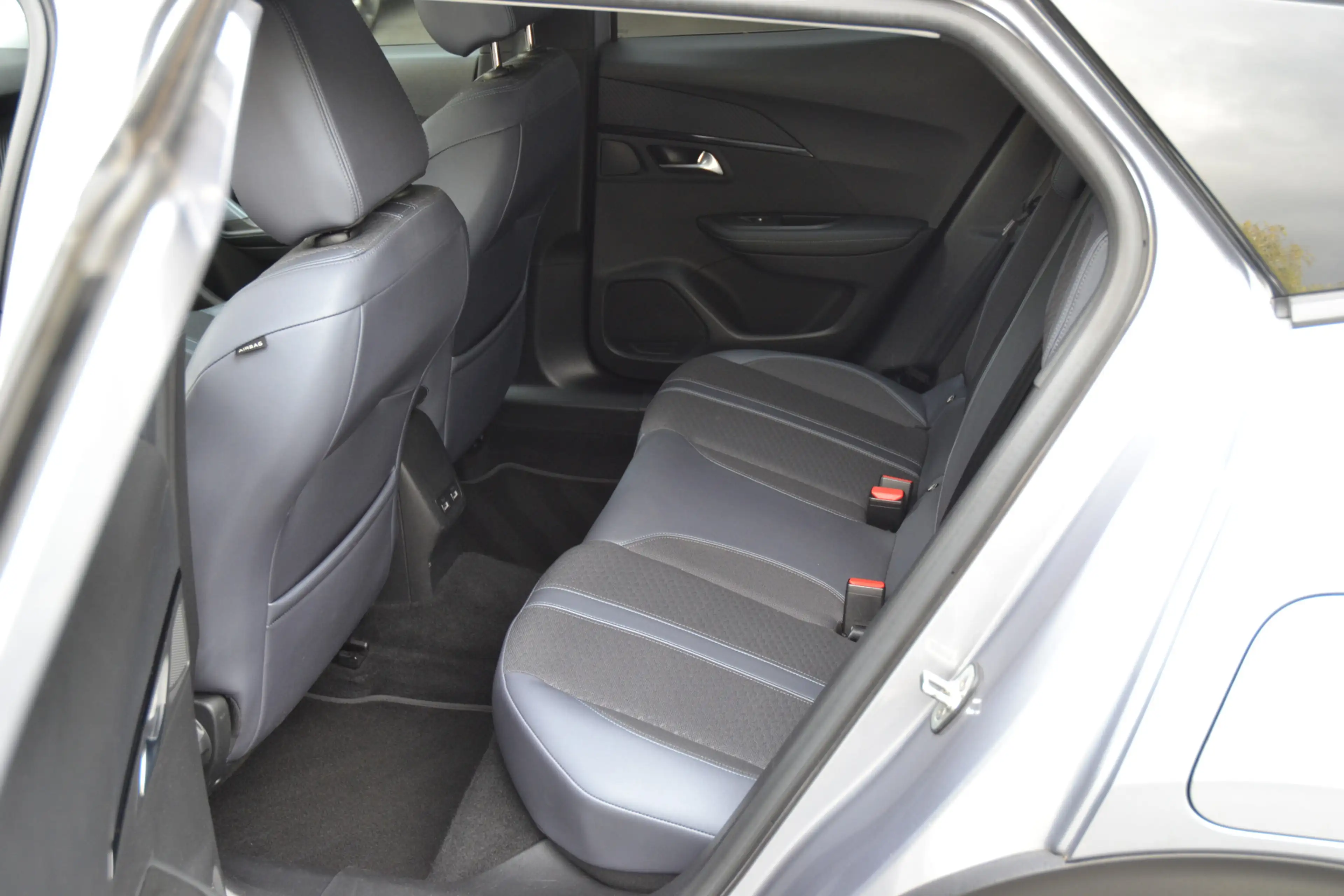 Peugeot 2008 1.2 PureTech Allure NAP | Automaat | Carplay | Cru — photo 11