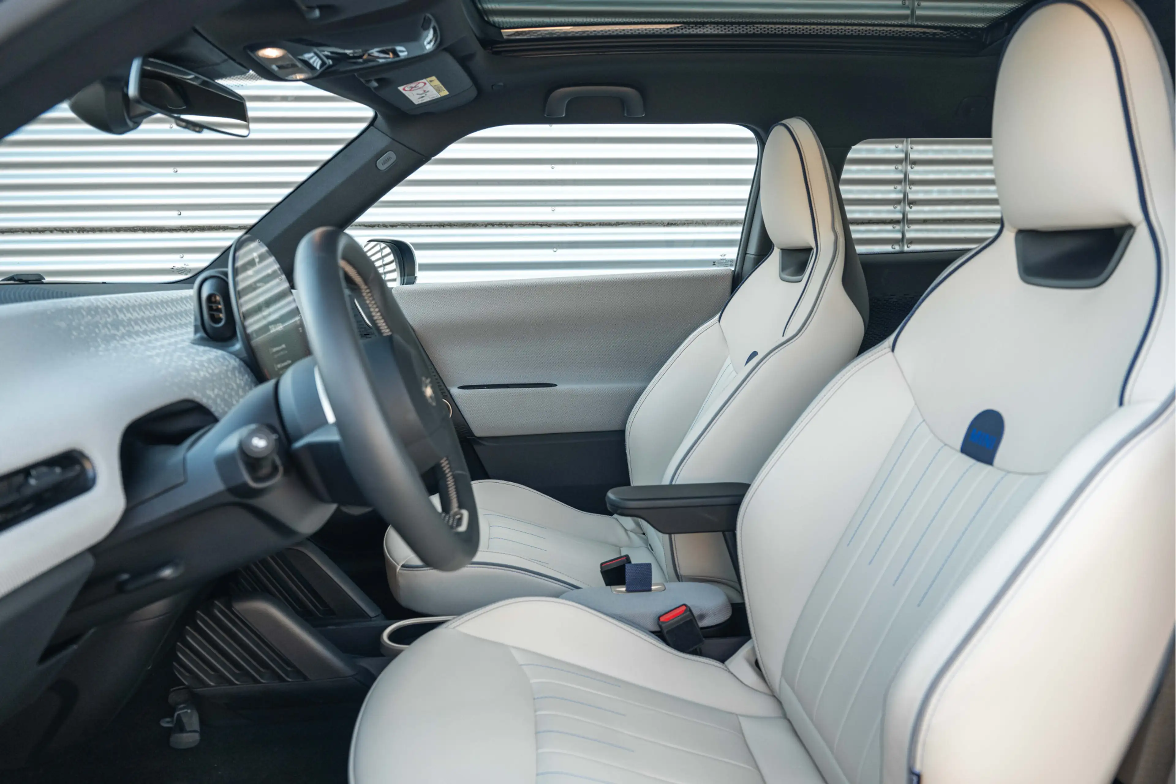 MINI Cooper SE Hatchback / Favoured / Pakket XL / Favoured / Pakk — photo 4