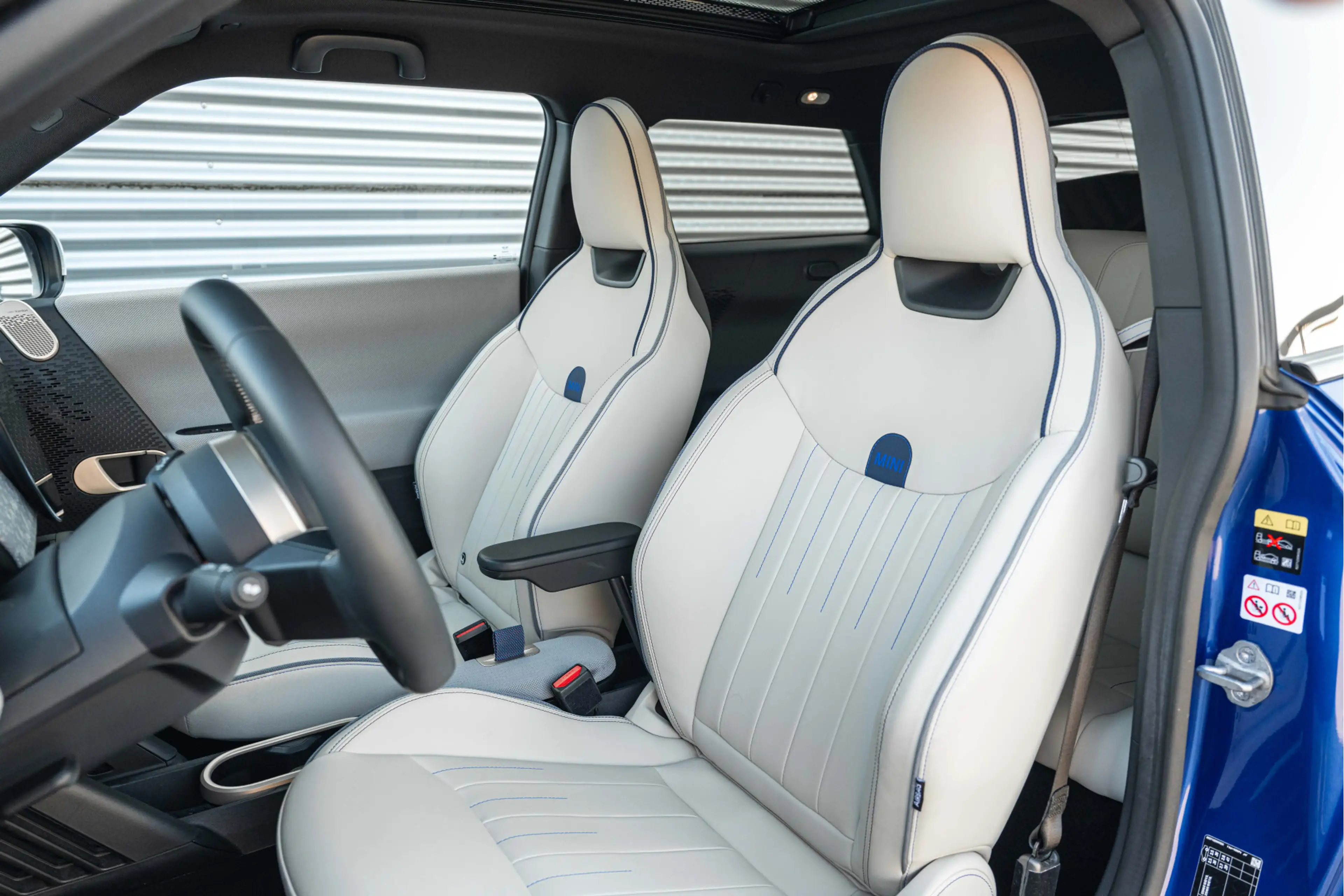 MINI Cooper SE Hatchback / Favoured / Pakket XL / Favoured / Pakk — photo 11